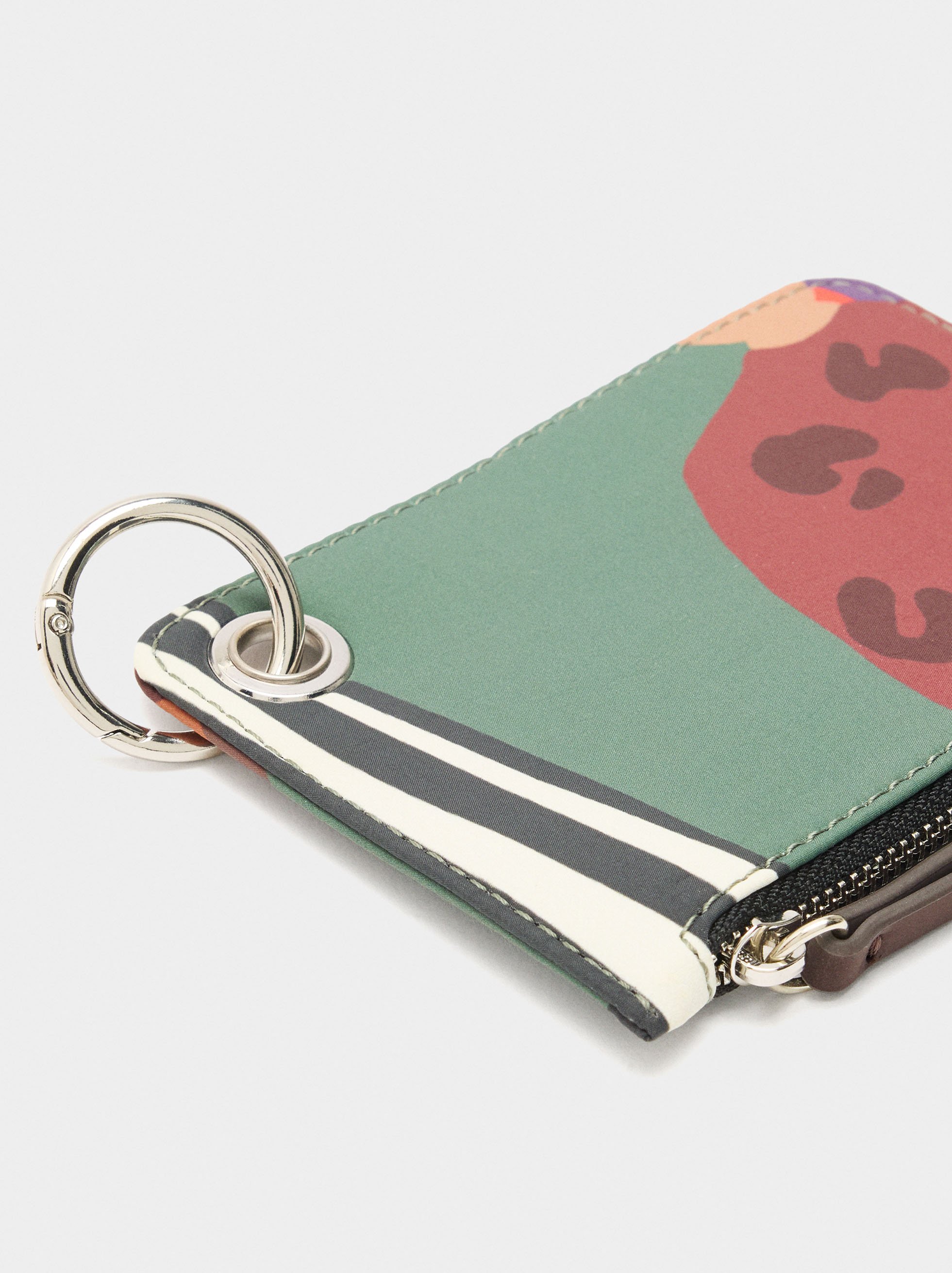 Sac cabas texture douce avec pendentif image number 5.0