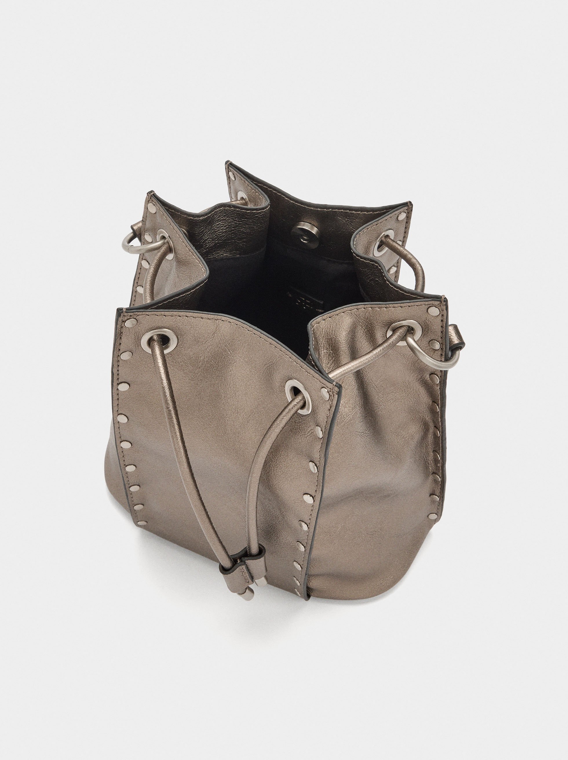 Mala bucket com tachas image number 4.0