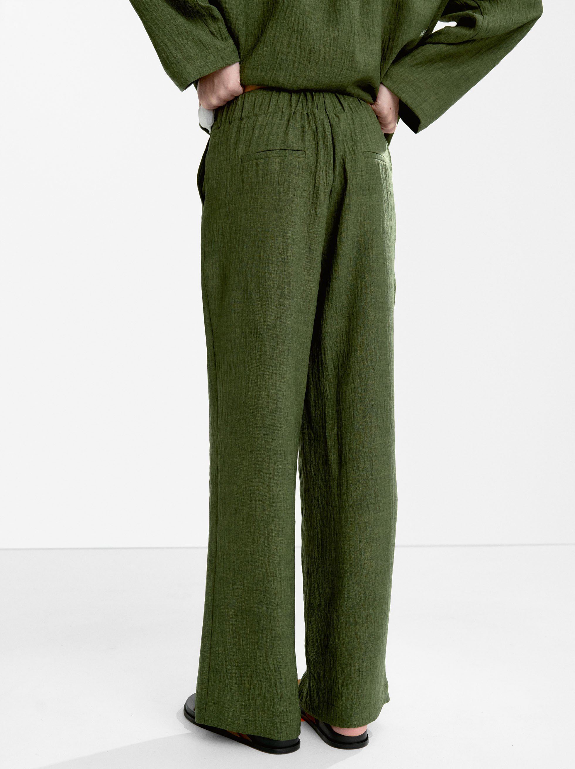 Flowy trousers with a crinkled effect, Green, hi-res