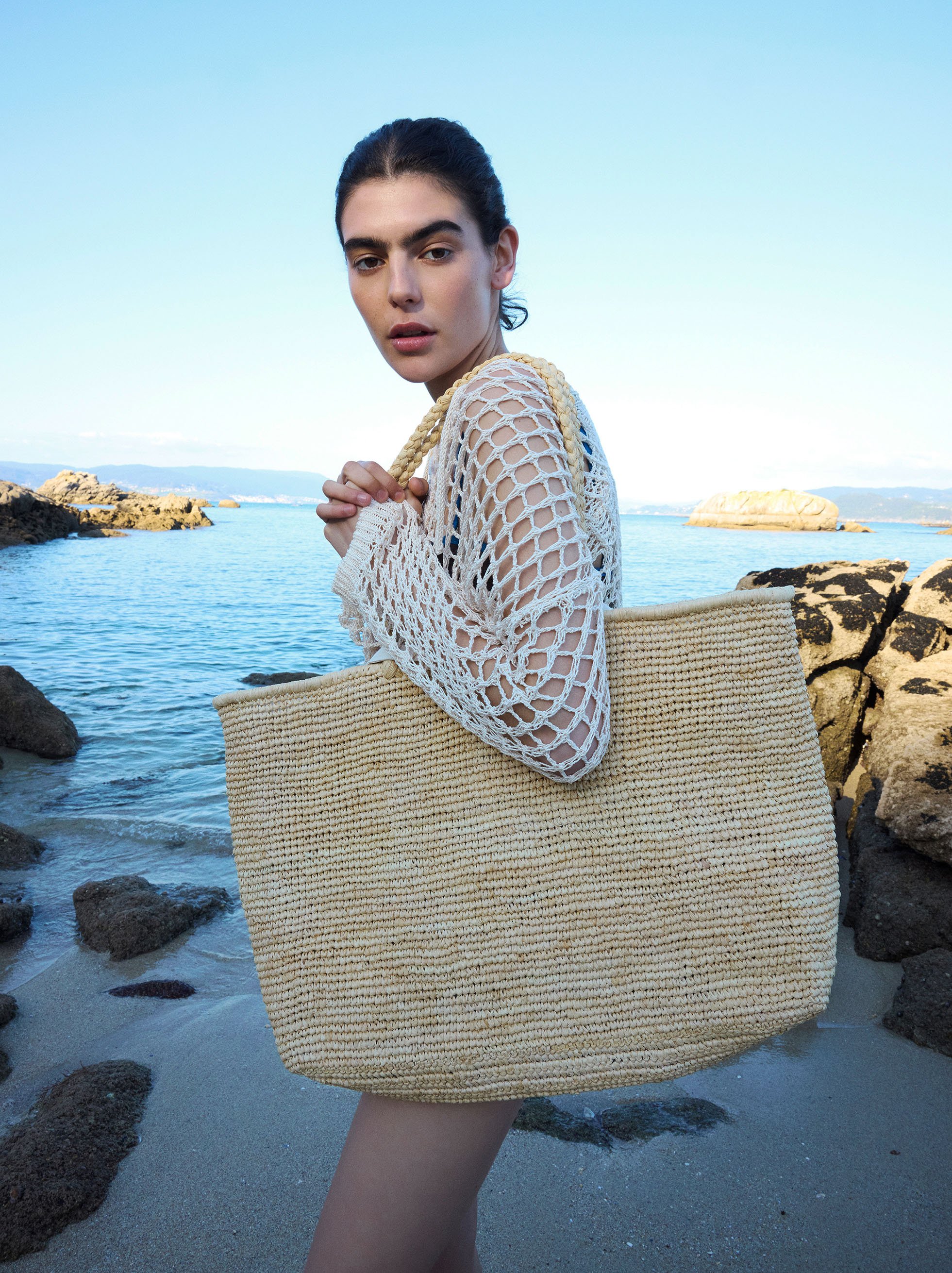 Large straw shopper bag