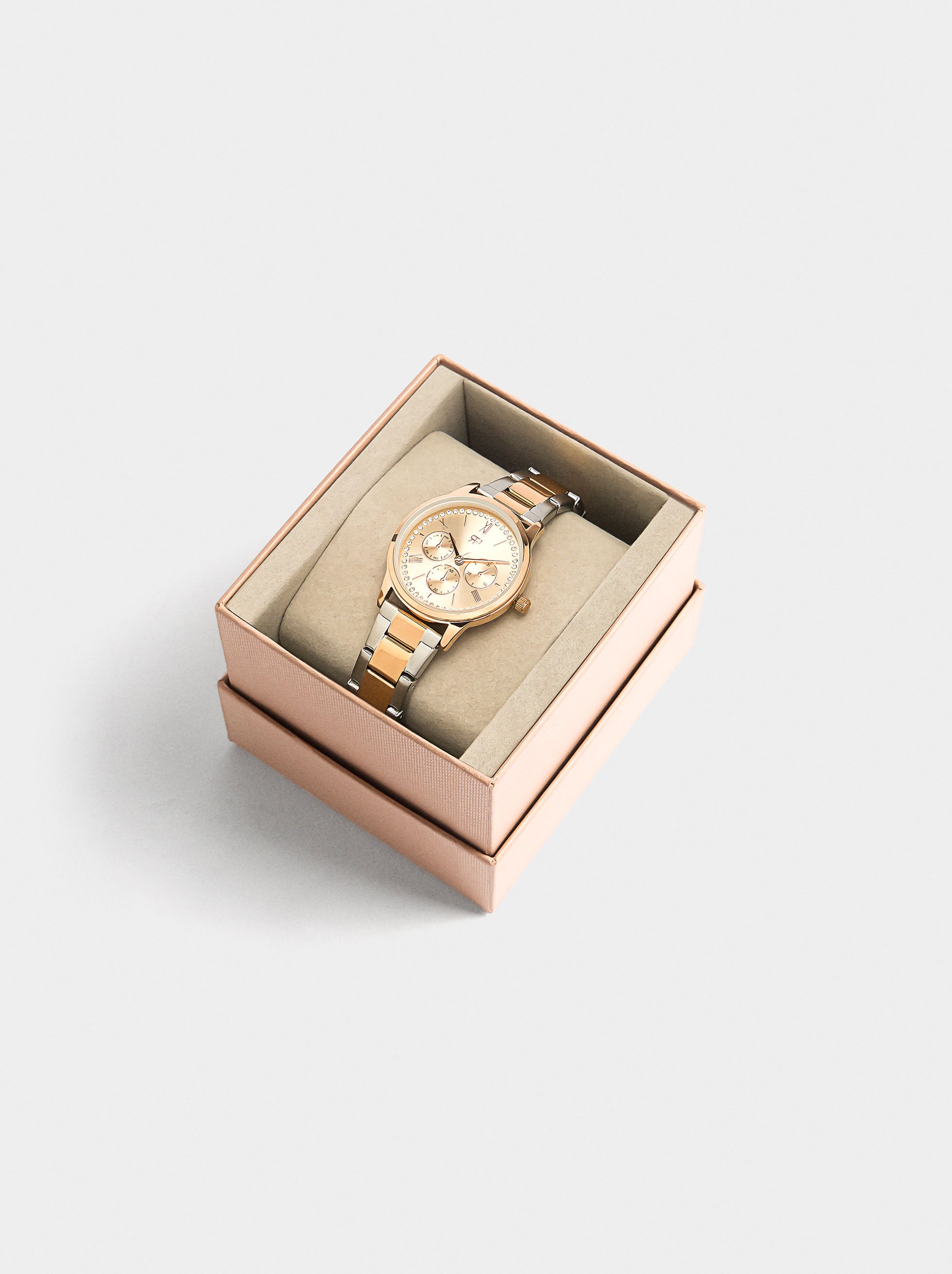 Reloj bicolor con pulsera de acero inoxidable image number 3.0