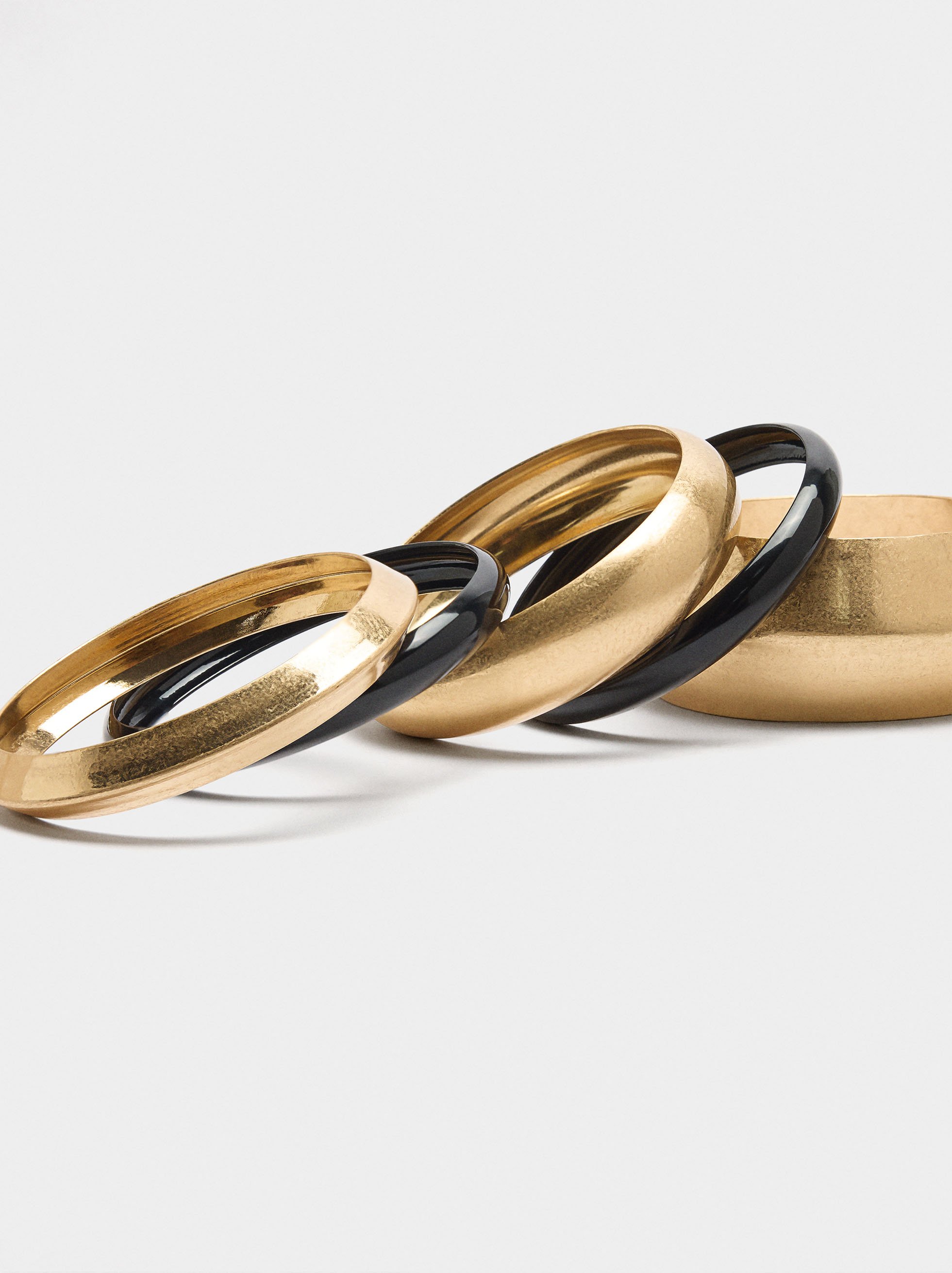 Set with bicolor bracelets image number 2.0