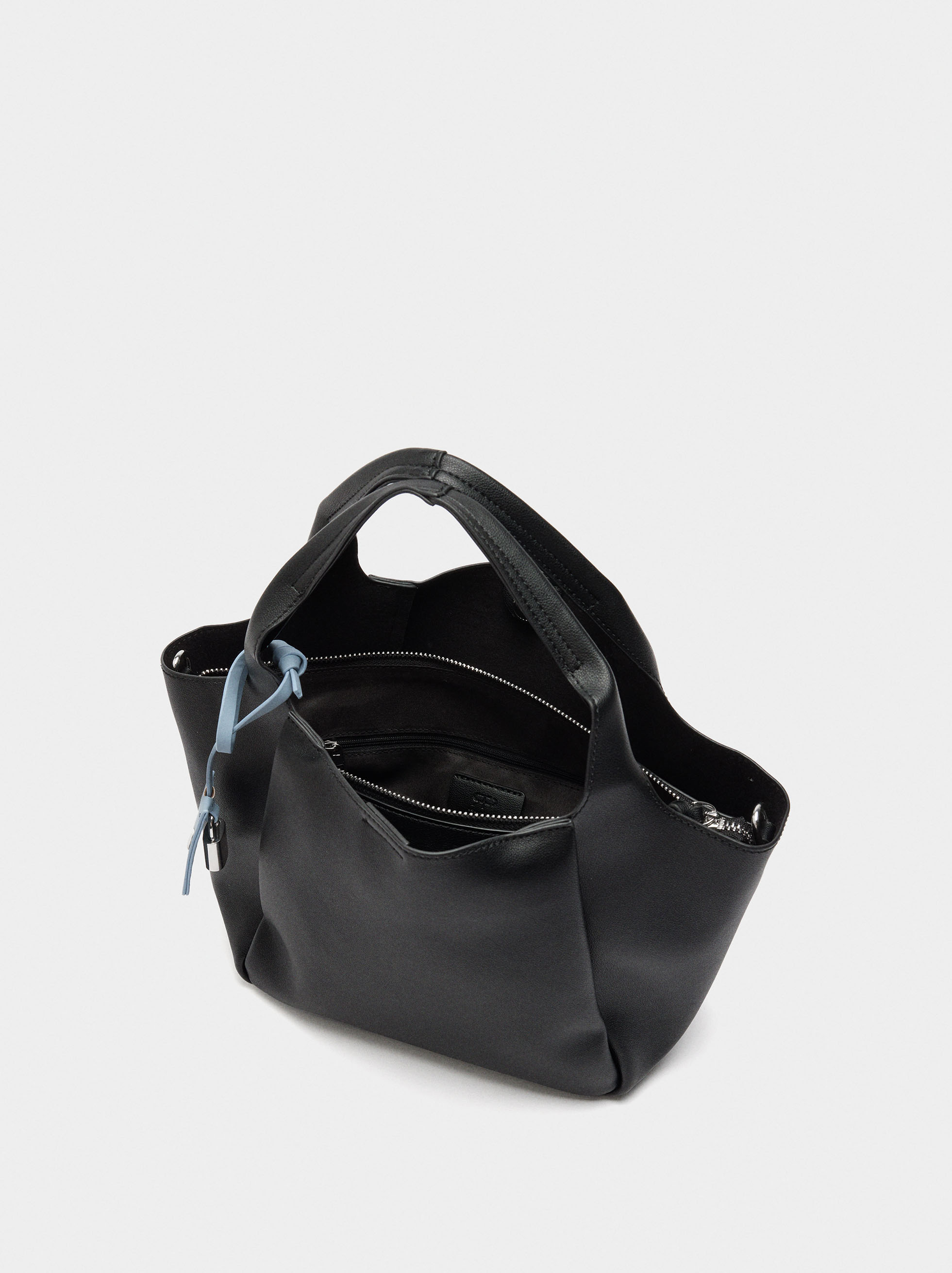 Tote bag with pendant image number 4.0