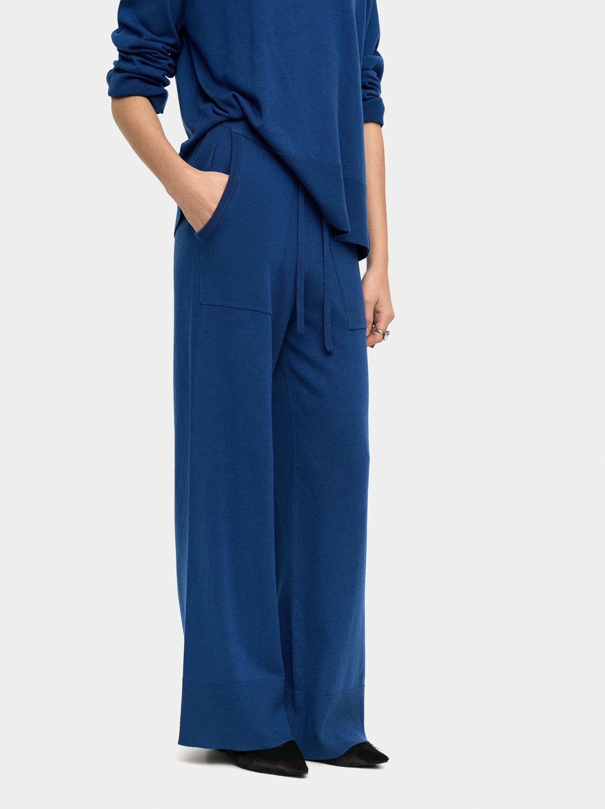 Verstellbare Strickhose mit Kordel image number 1.0