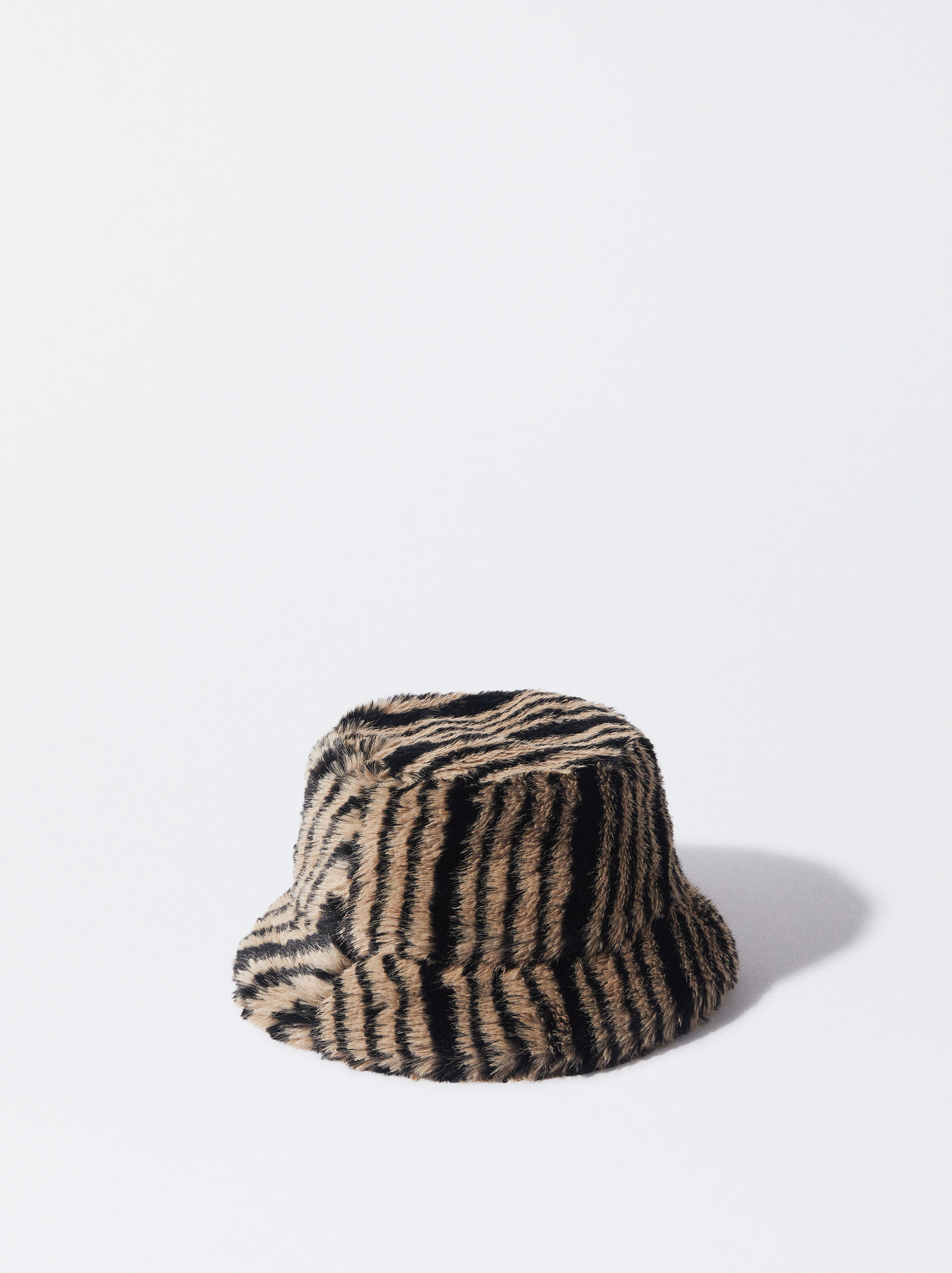 Bucket Hat With Fur image number 2.0