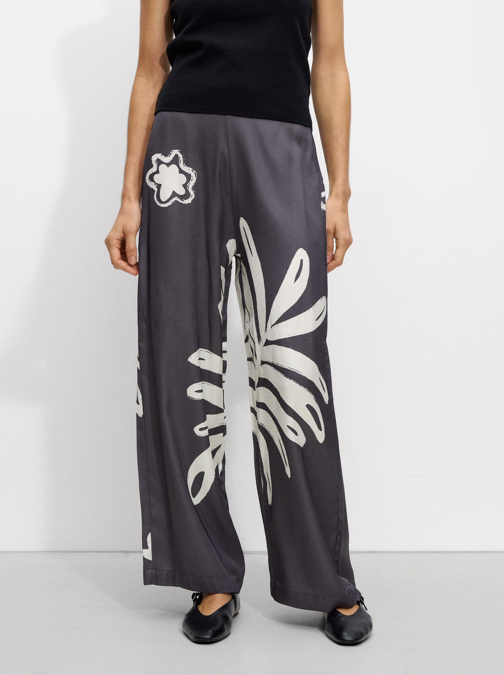 Straight pants with print image number 1.0
