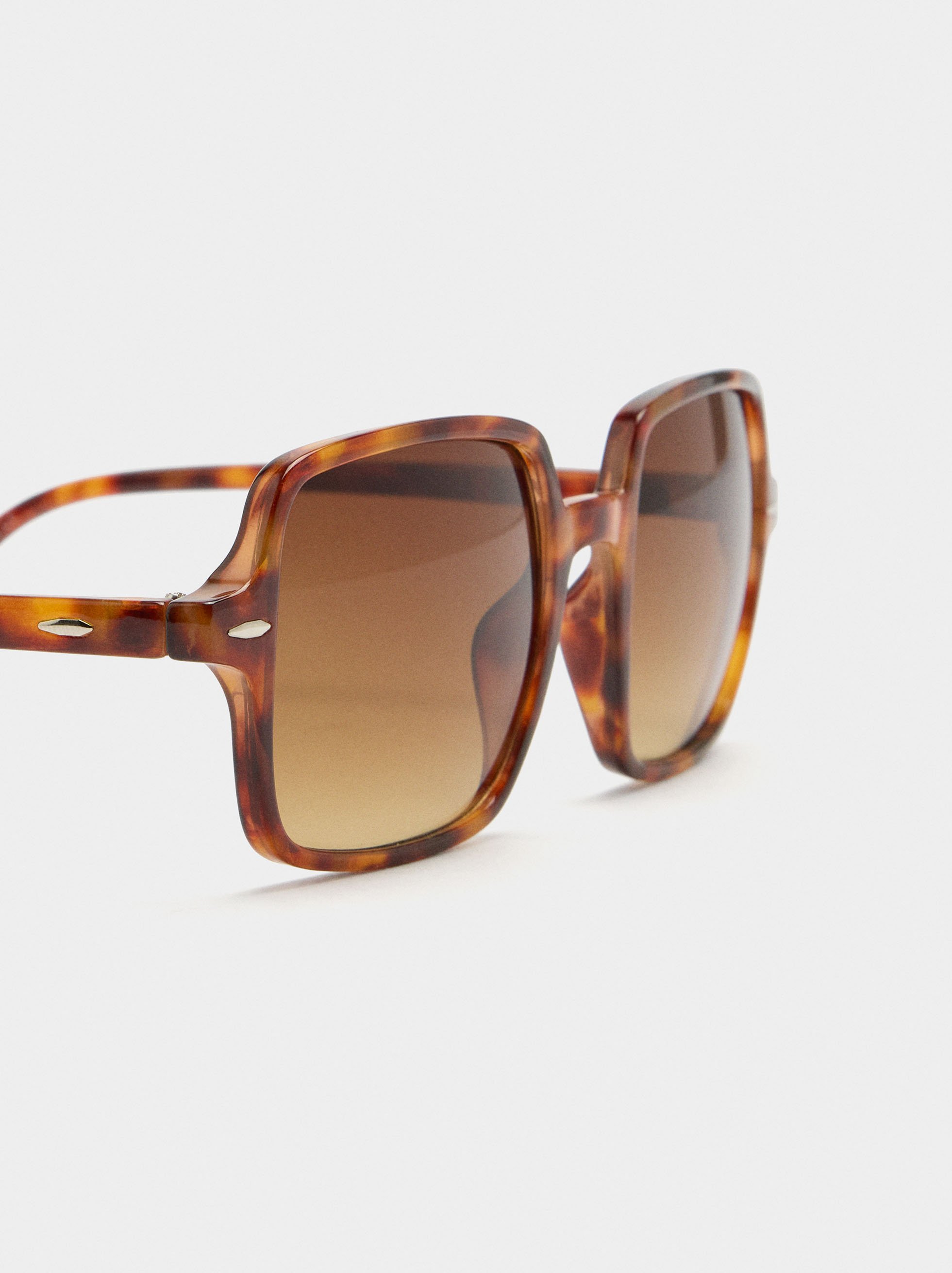 Square sunglasses image number 1.0