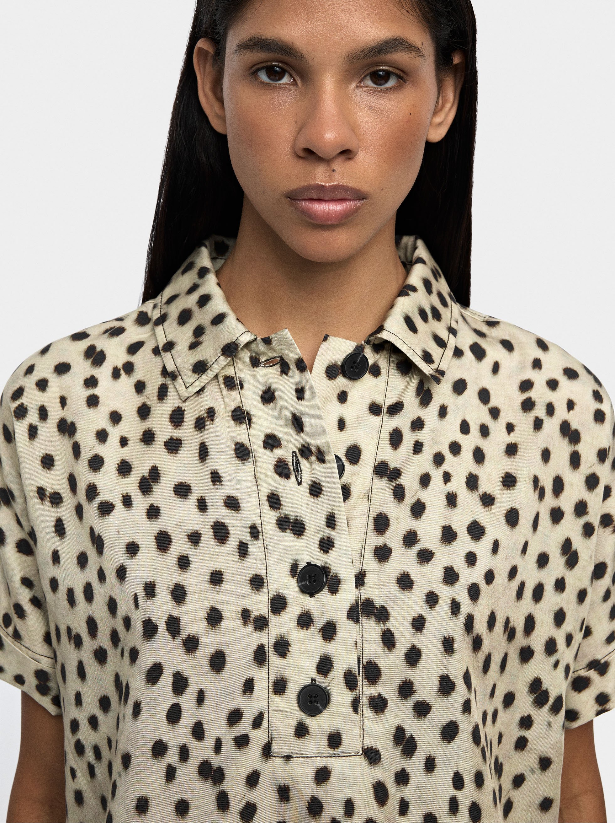 100% lyocell animal print shirt image number 4.0