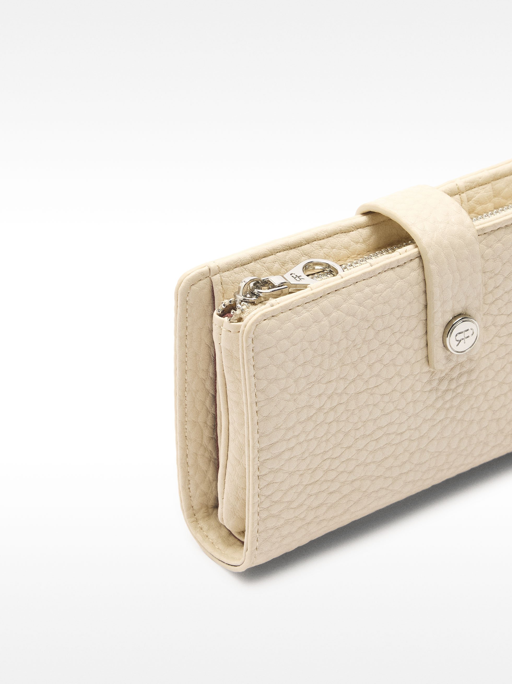 Cartera de textura M image number 1.0