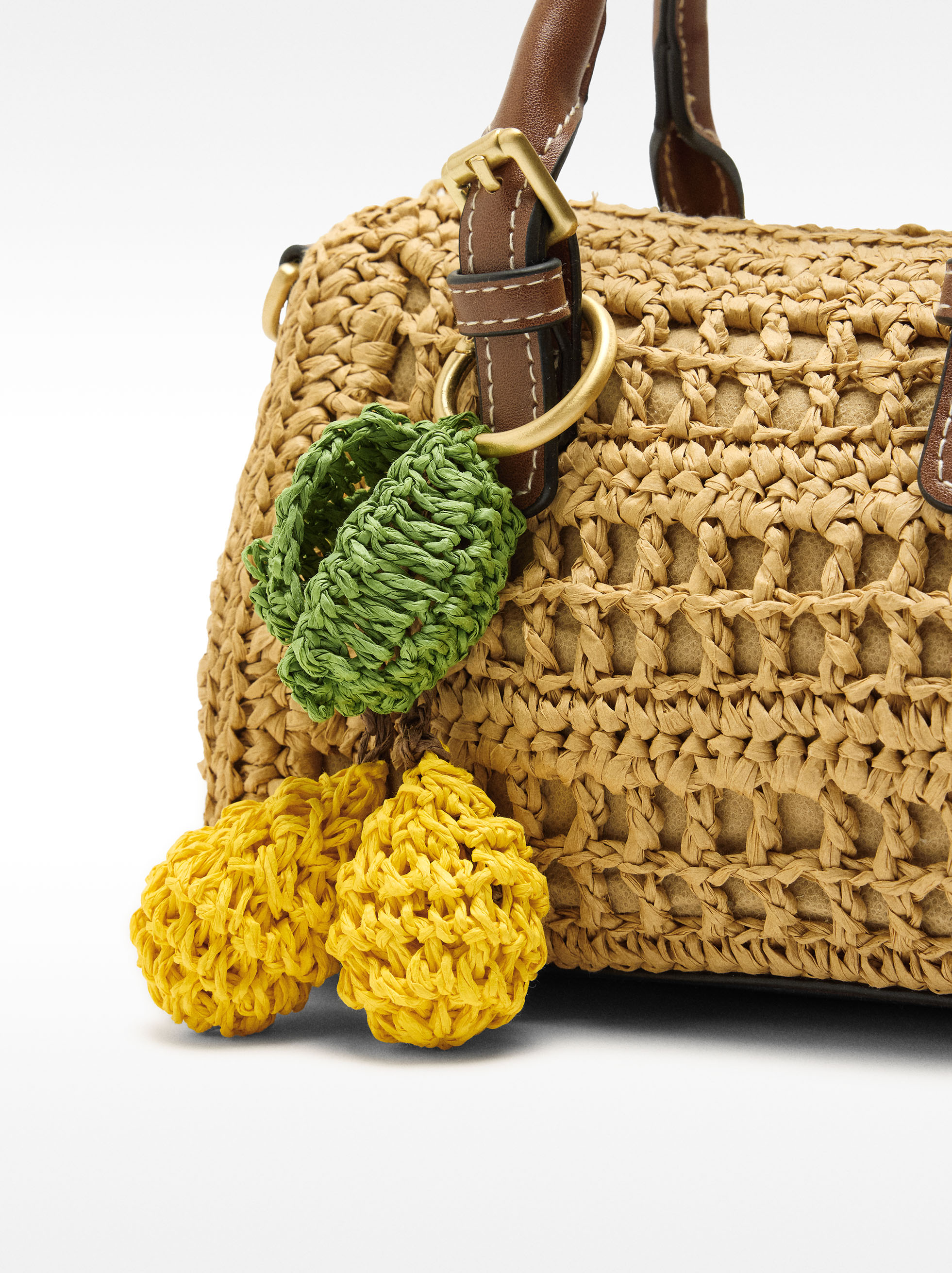 Straw-effect tote bag with pendant, Natural, hi-res