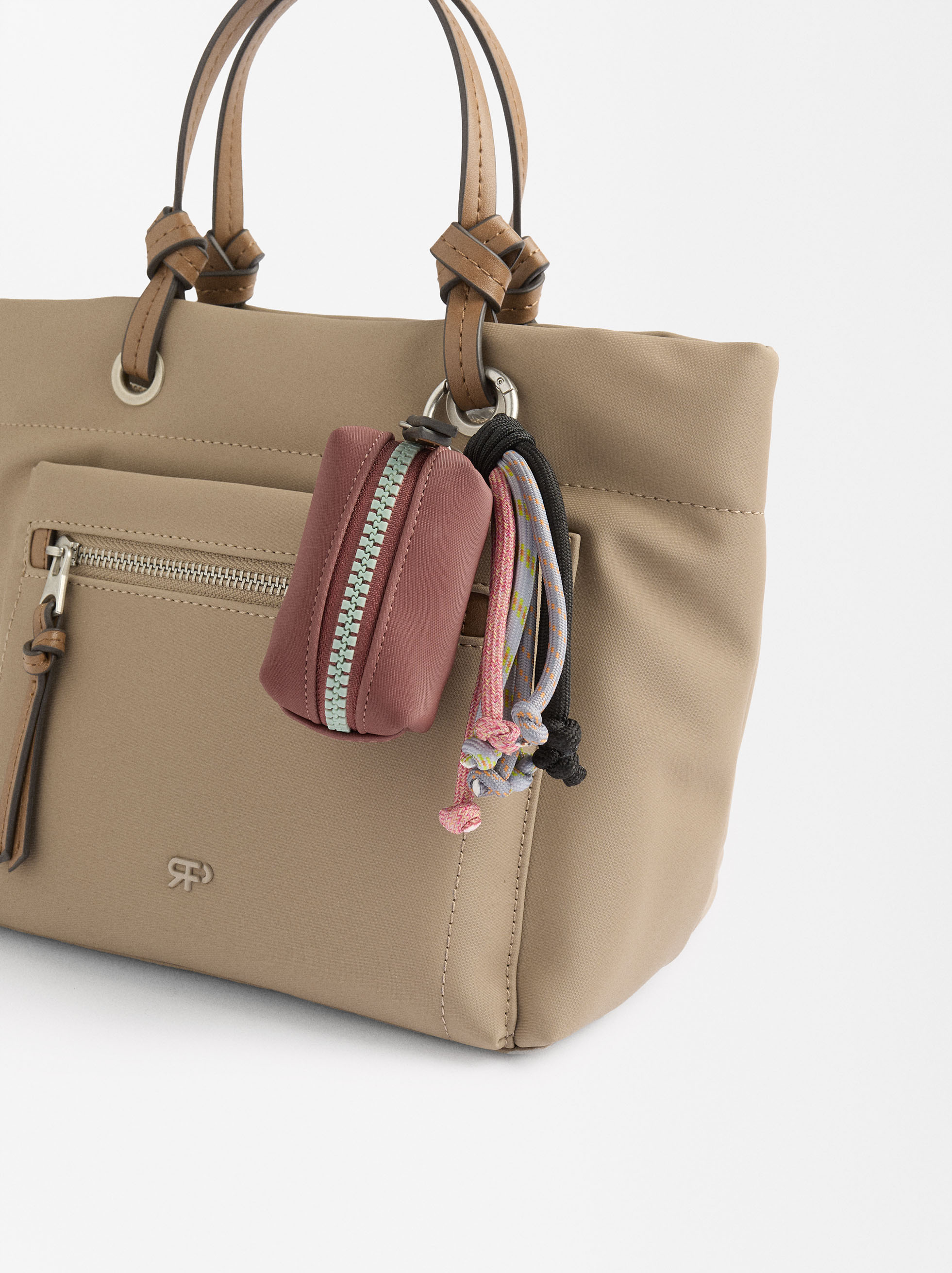 Nylon-effect tote bag with charm image number 1.0