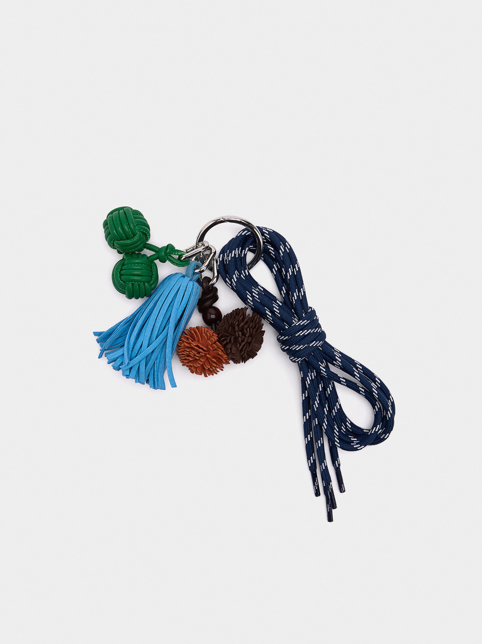 Lacets avec pendentif  image number 2.0