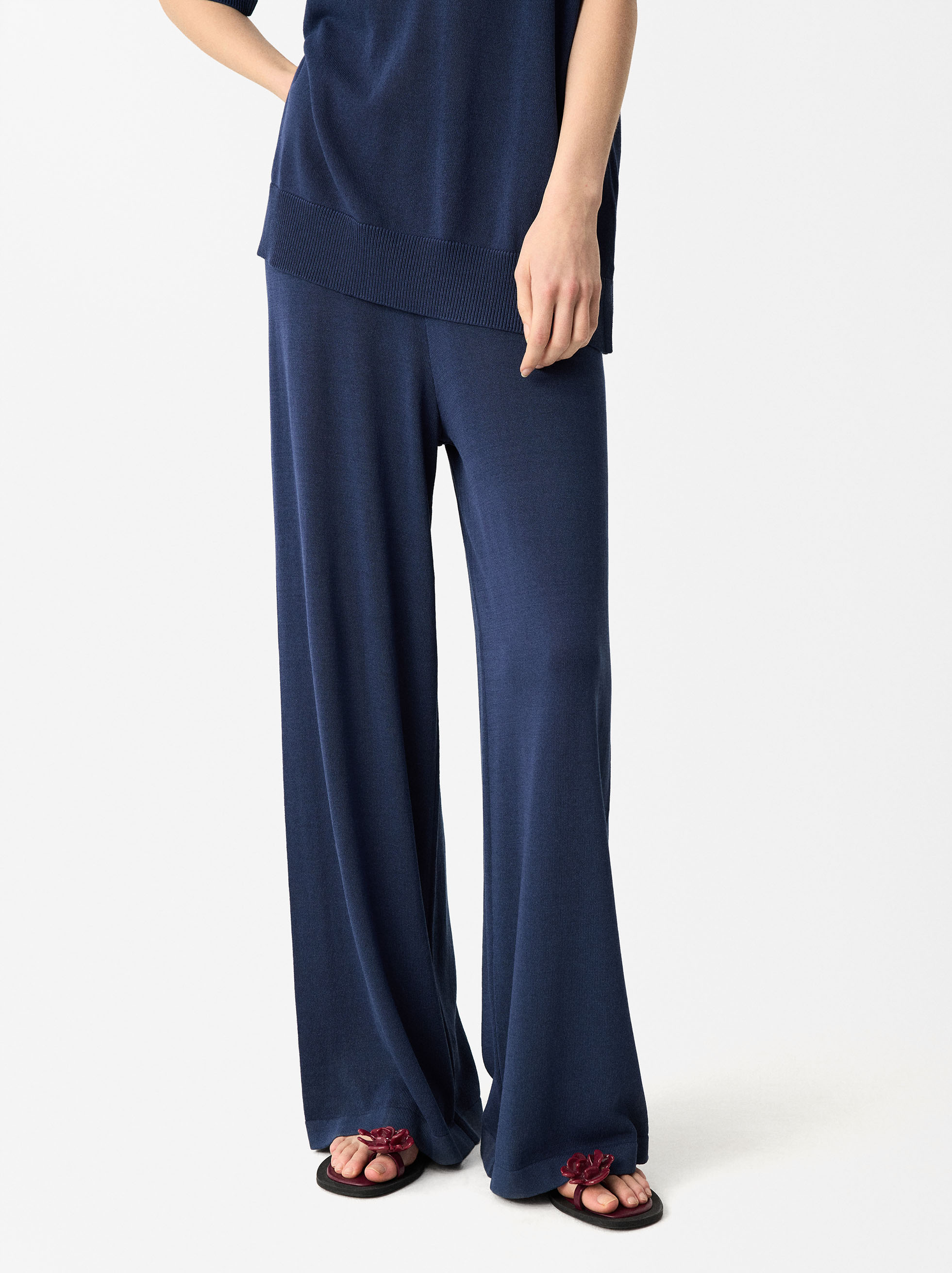 Loose-Fitting Trousers With Elastic Waistband image number 0.0