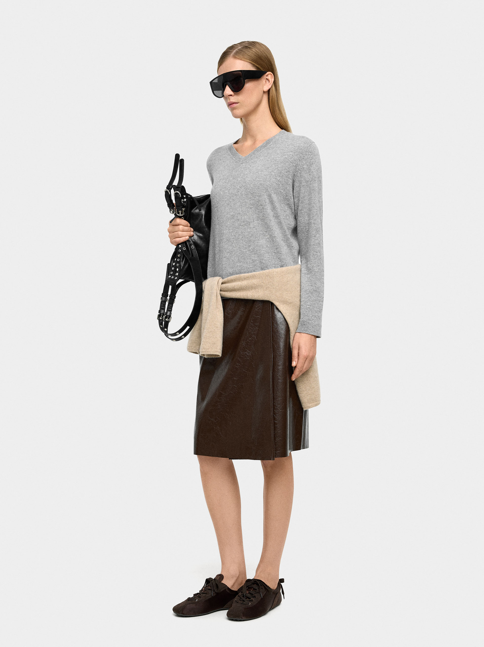 100% cashmere sweater image number 4.0