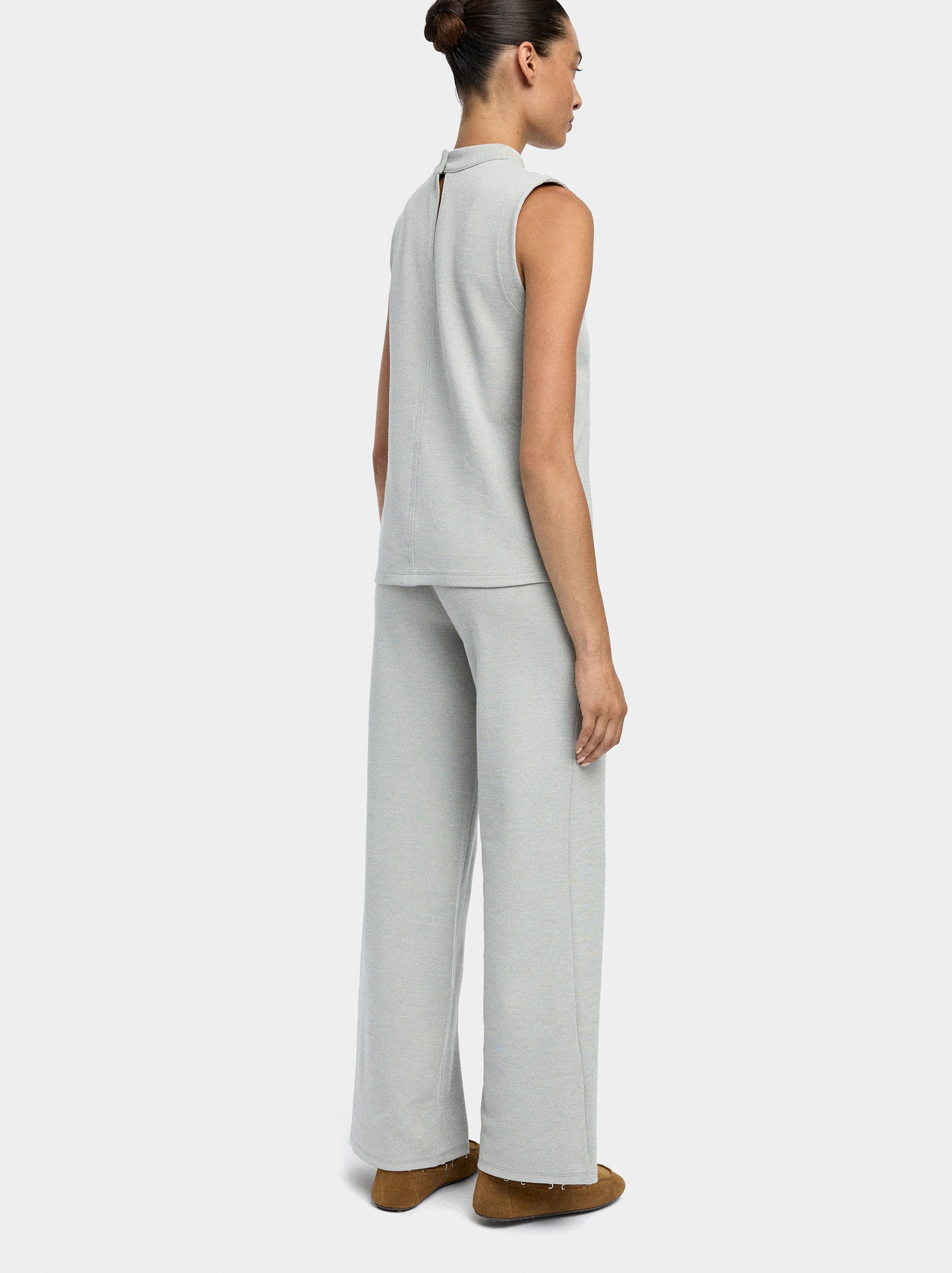Textured pants with elastic waistband image number 3.0