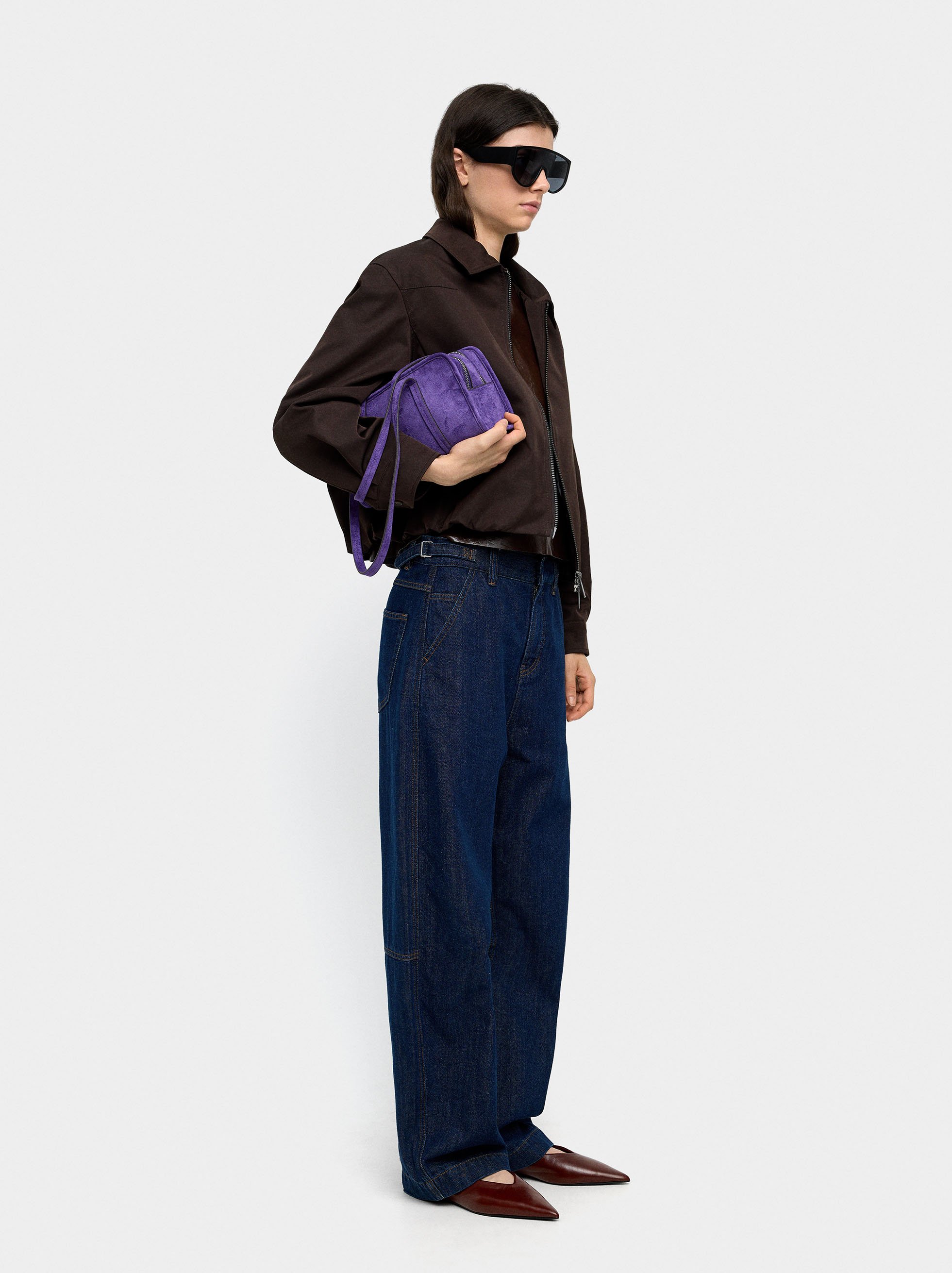 Light jacket with zipper closure image number 1.0