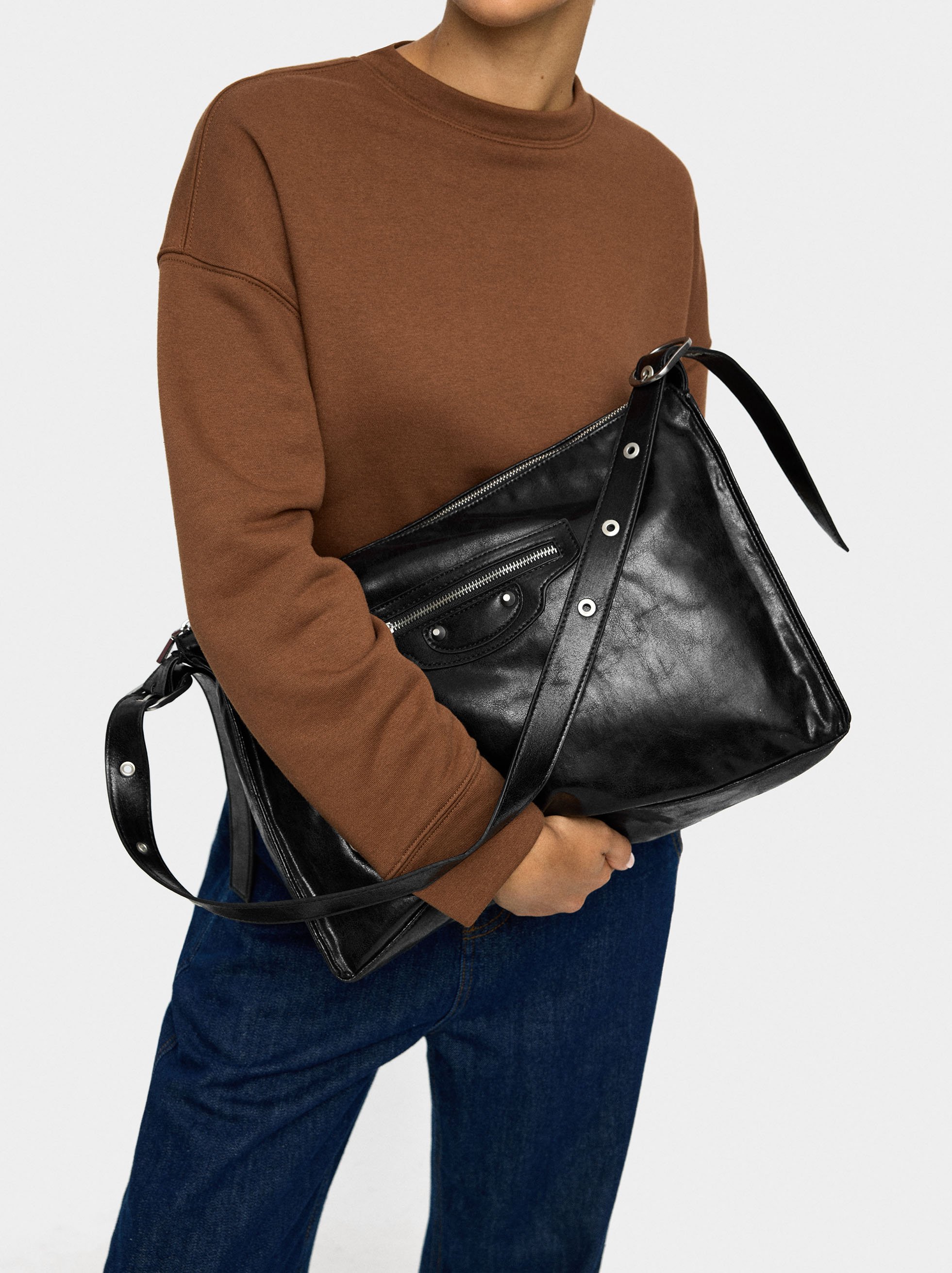 Bolso de mano de efecto envejecido image number 1.0