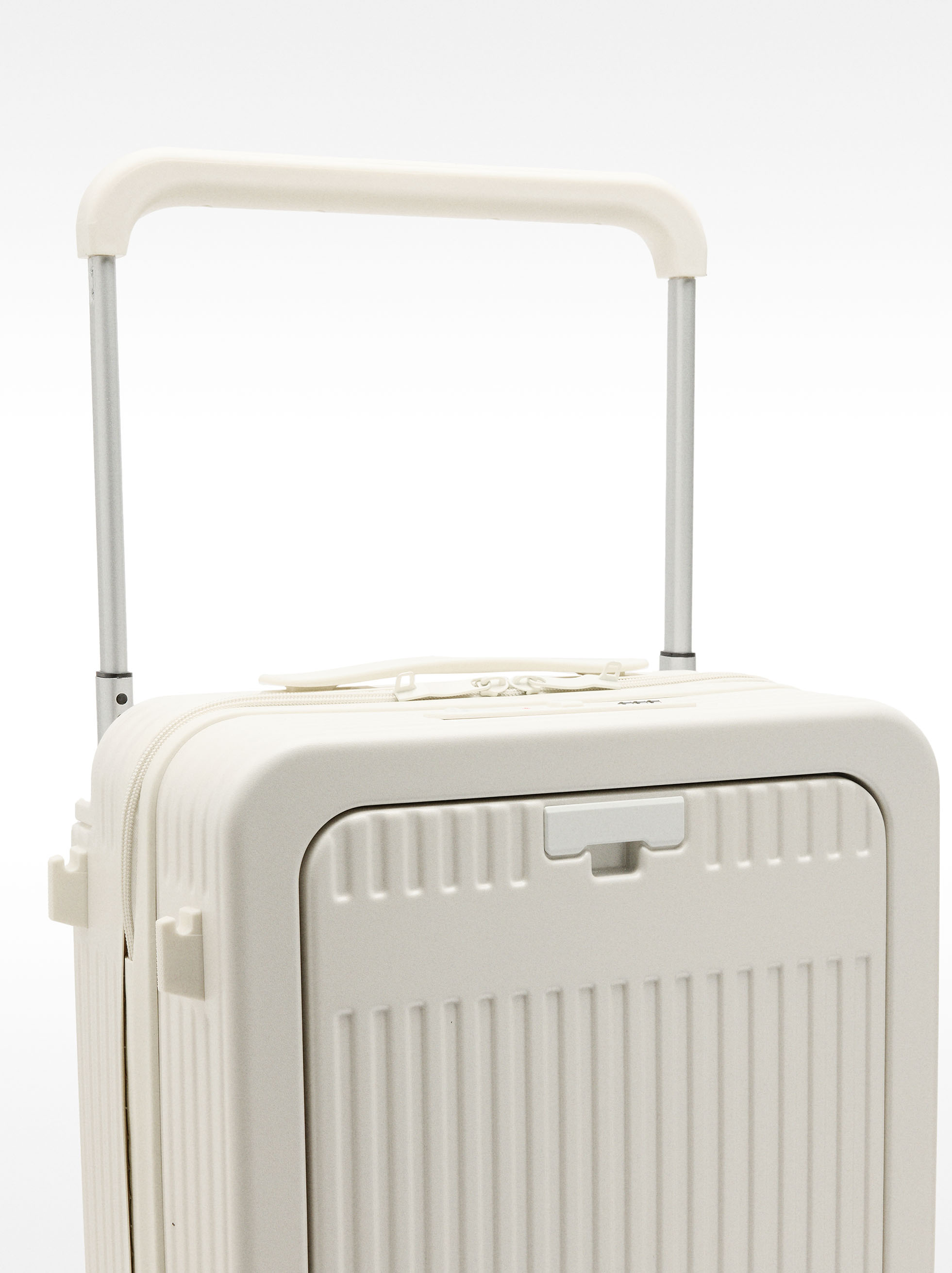 Travel suitcase with texture image number 3.0