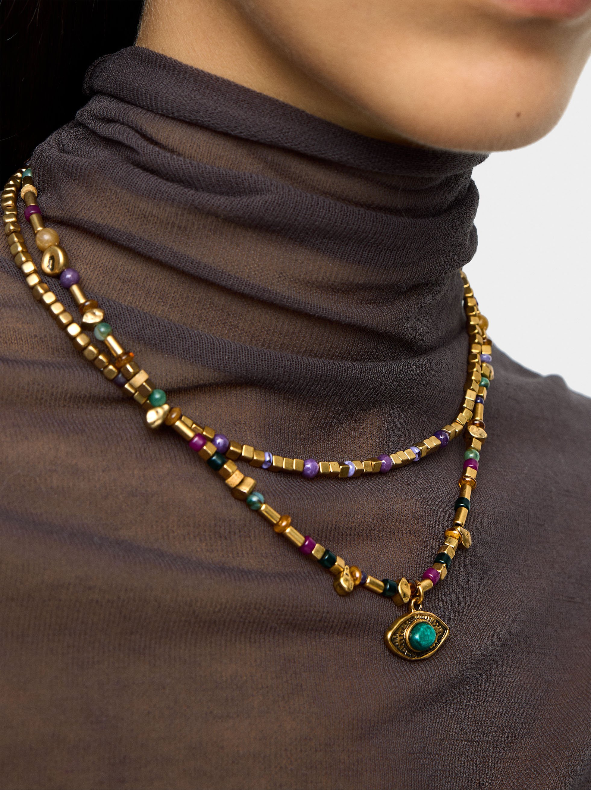 Set of necklaces with stones image number 1.0