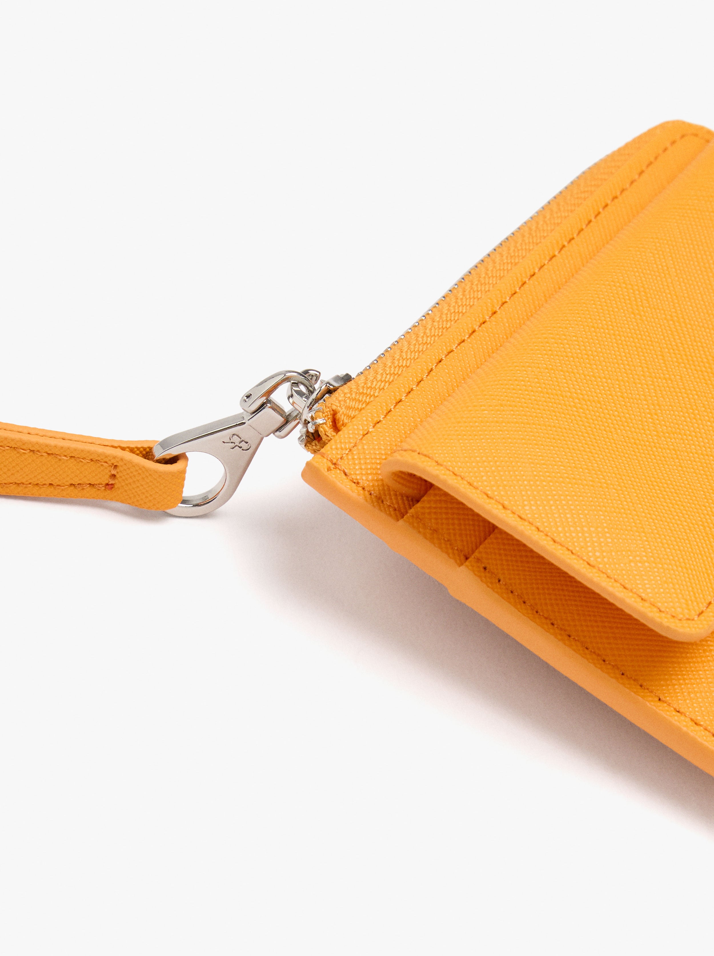 Card holder with texture and flap image number 1.0