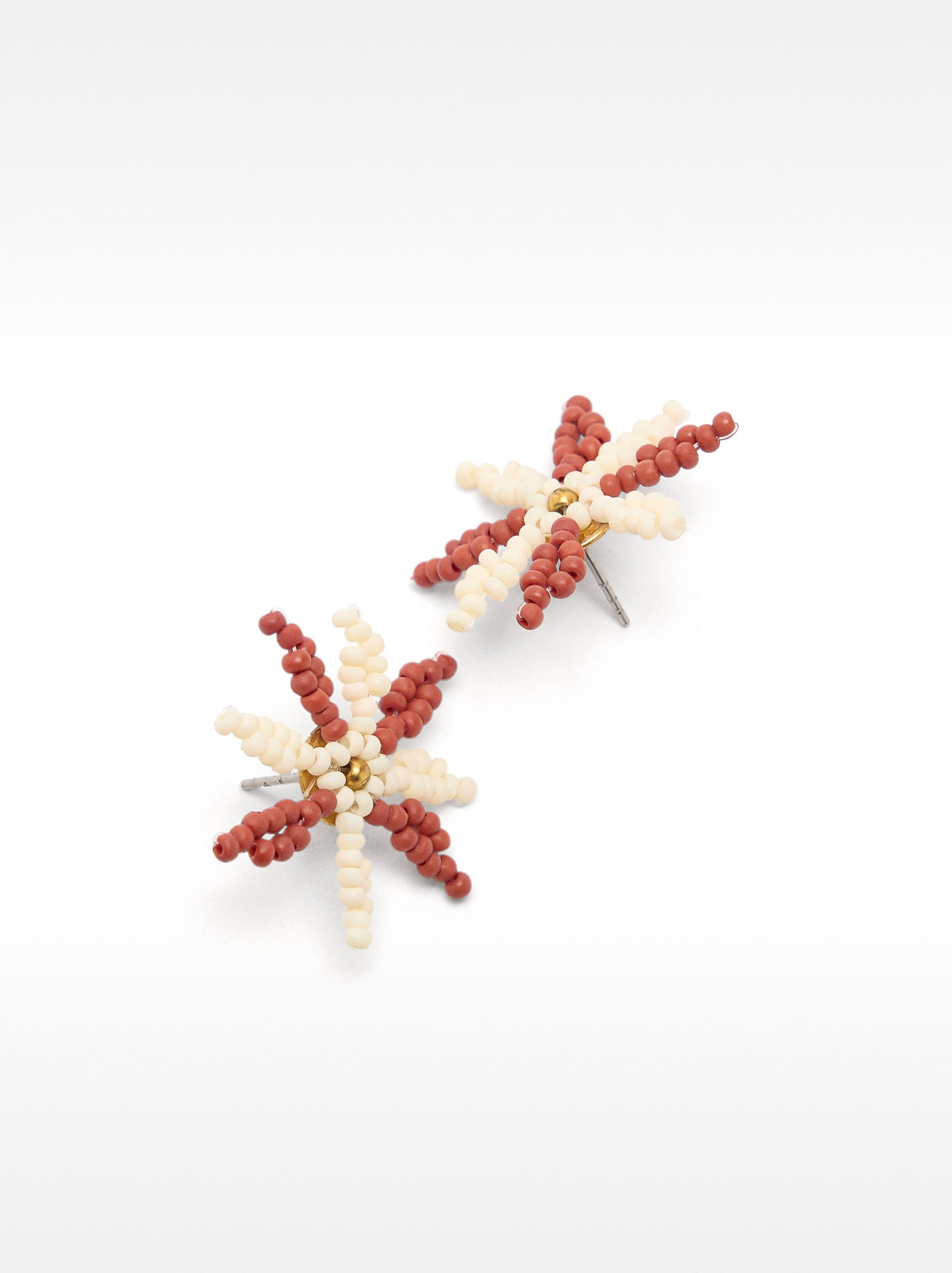 Beaded flower earrings image number 2.0