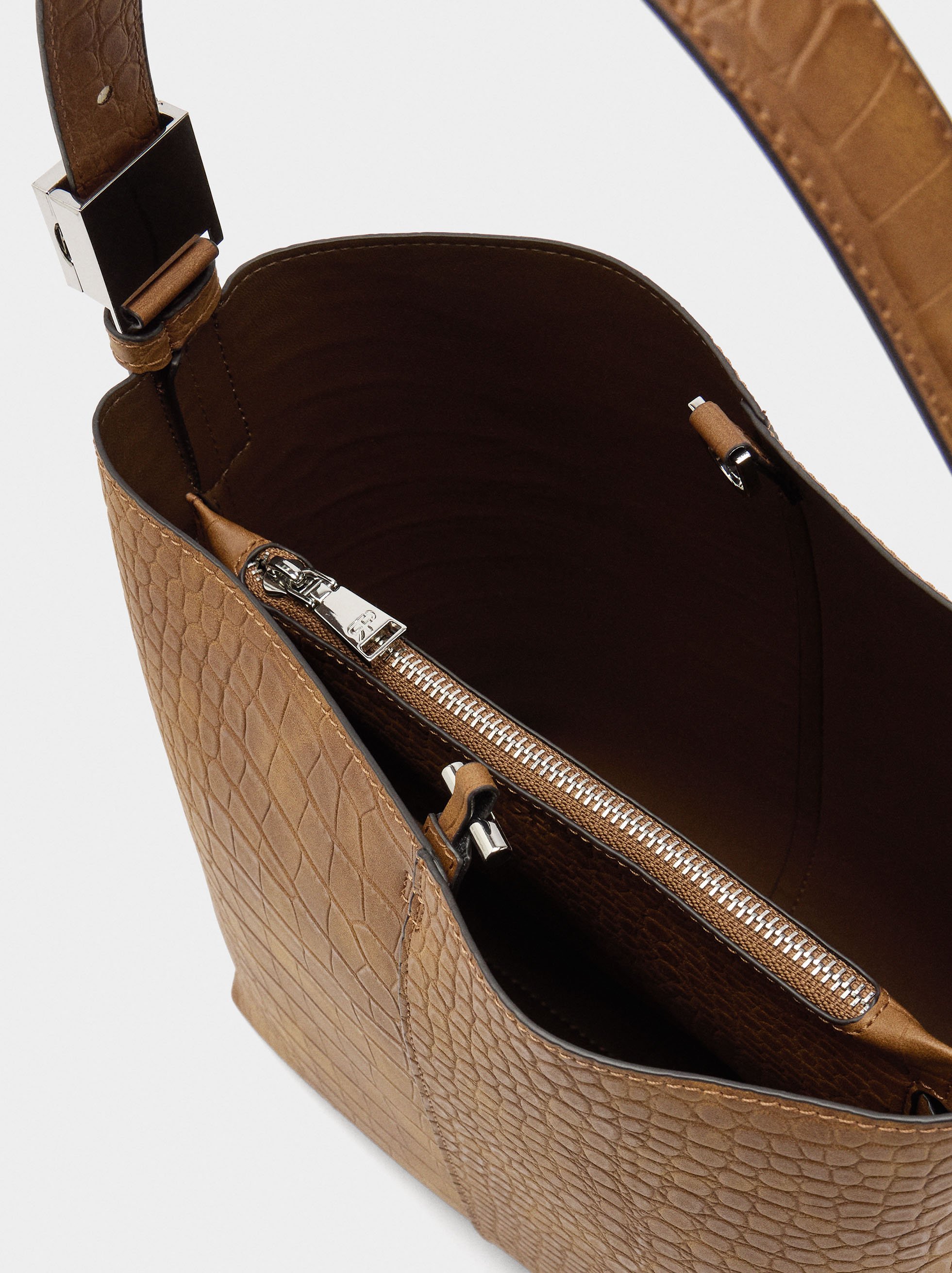 Shoulder bag with animal embossing image number 5.0