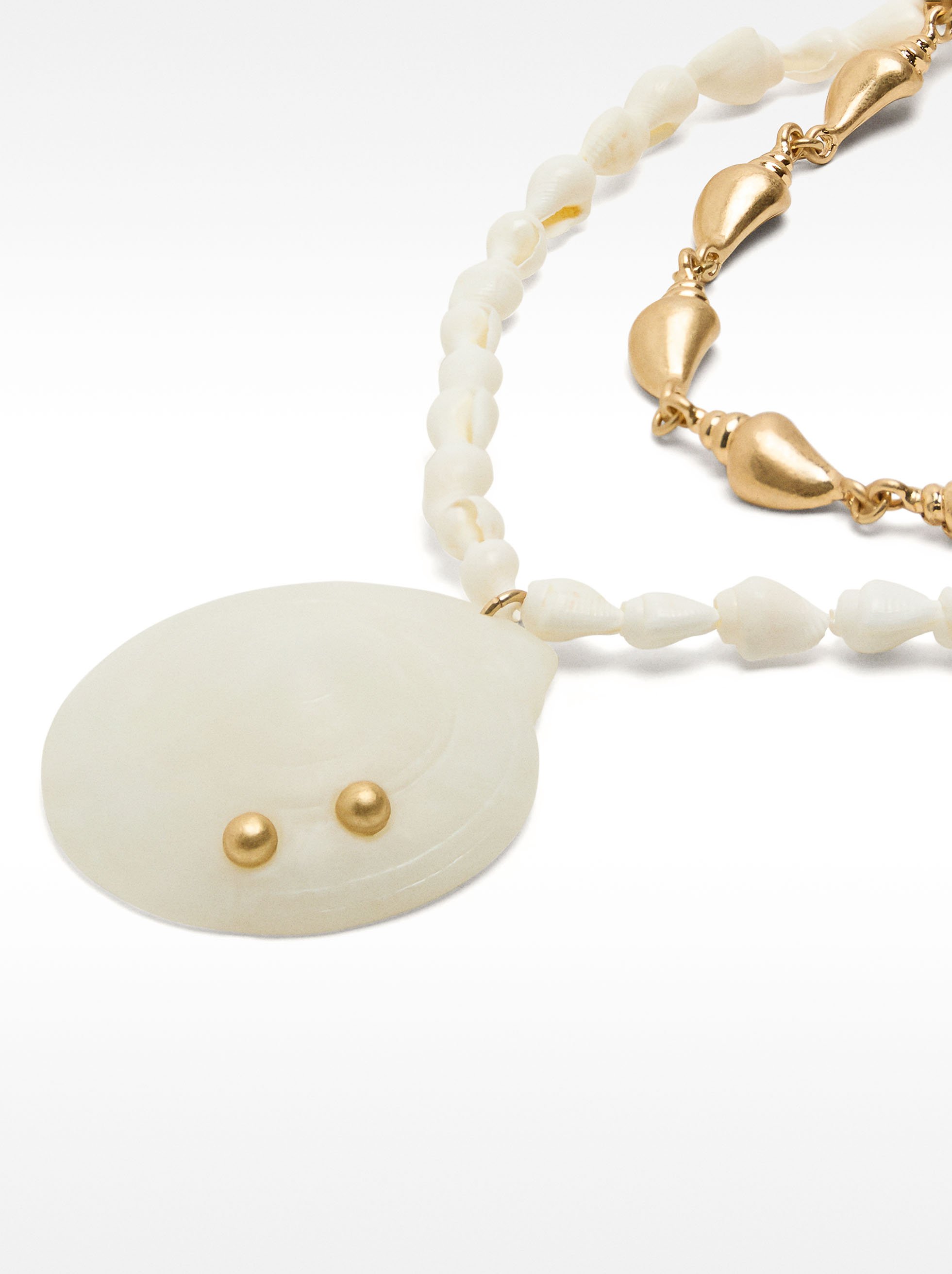 Set de collares con conchas image number 2.0