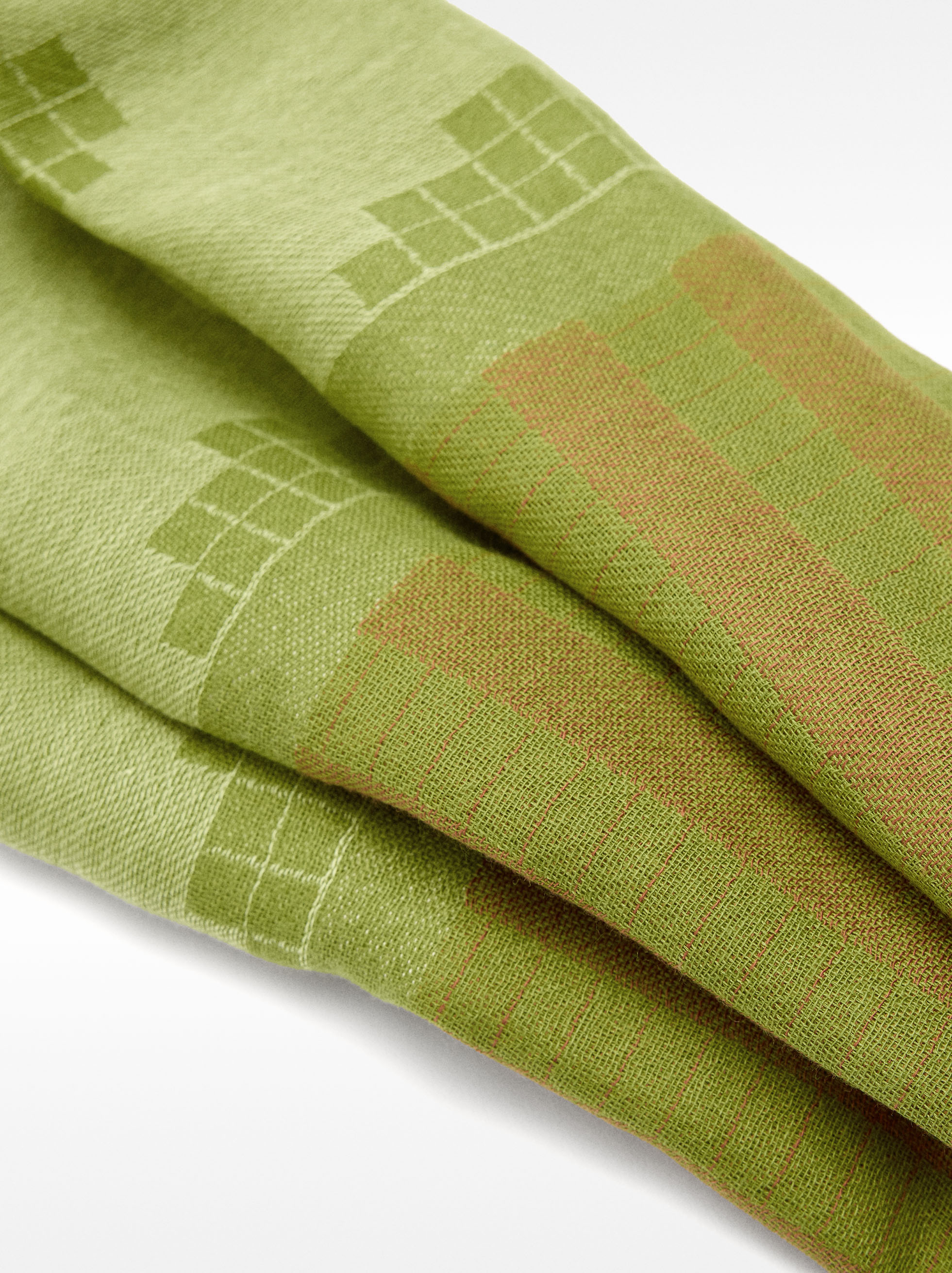 Printed scarf with fringes image number 2.0