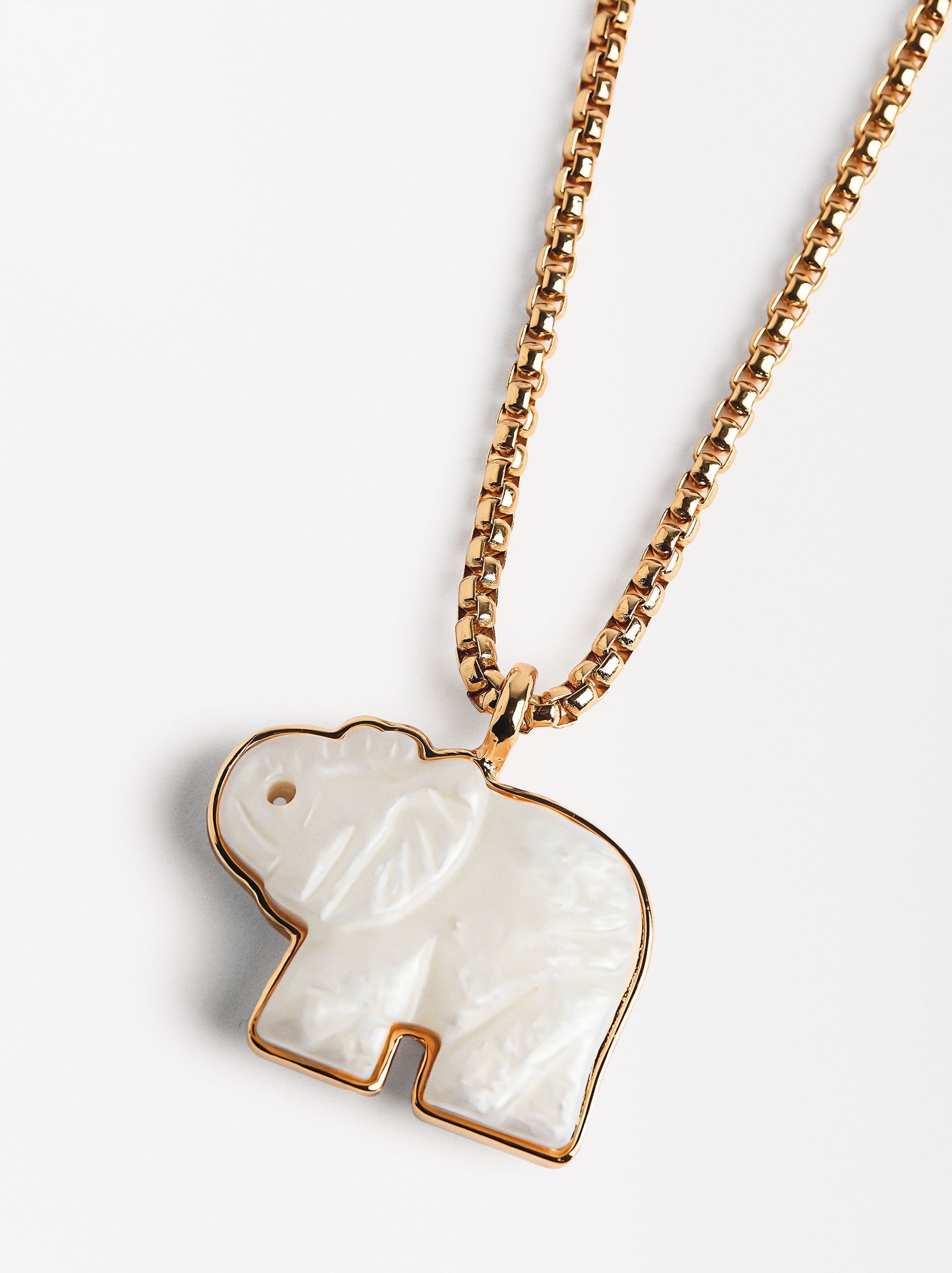 Collier long avec pendentif éléphant image number 0.0
