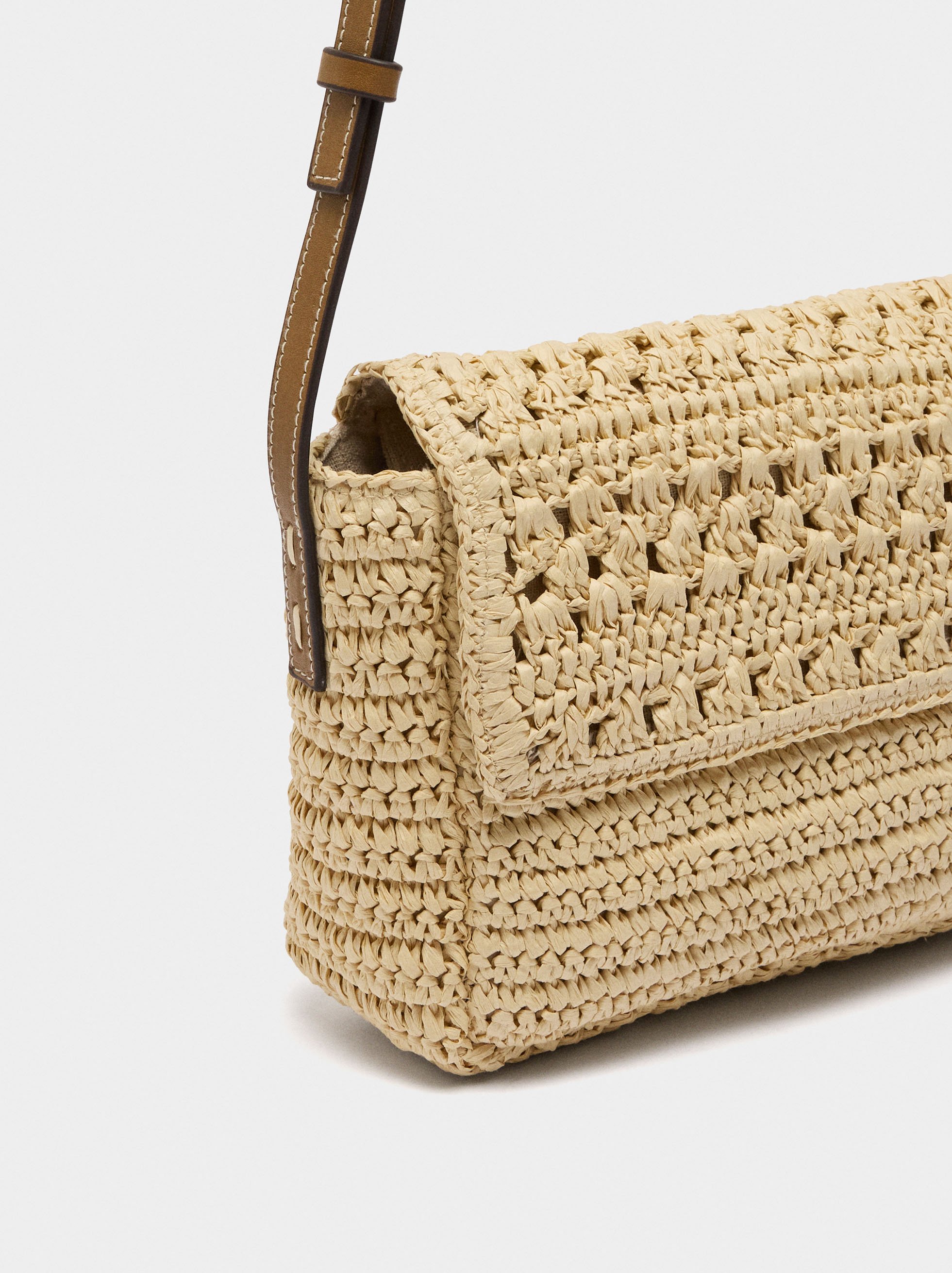 Bolso bandolera de efecto paja image number 2.0