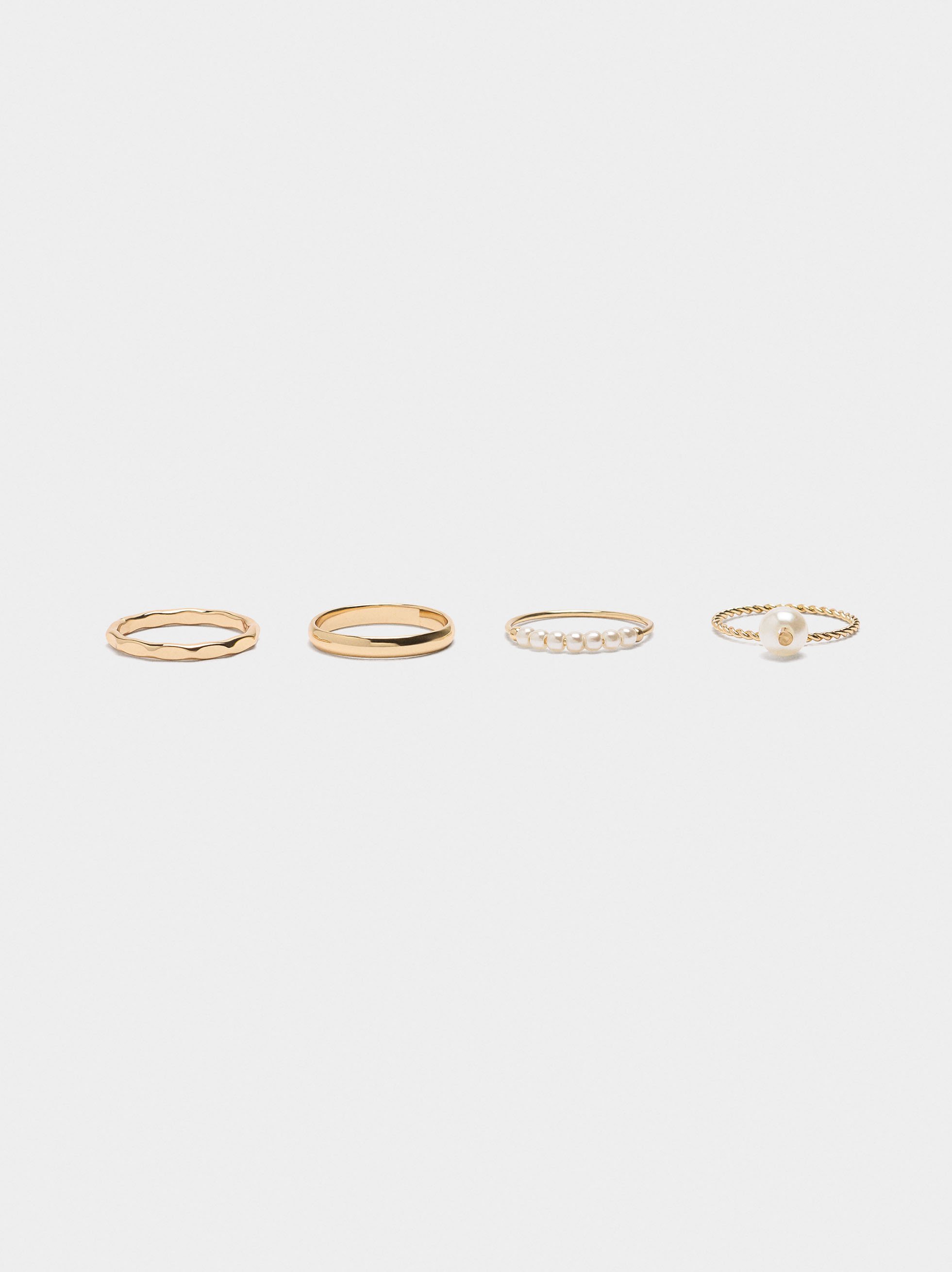 Set of rings with pearls image number 1.0