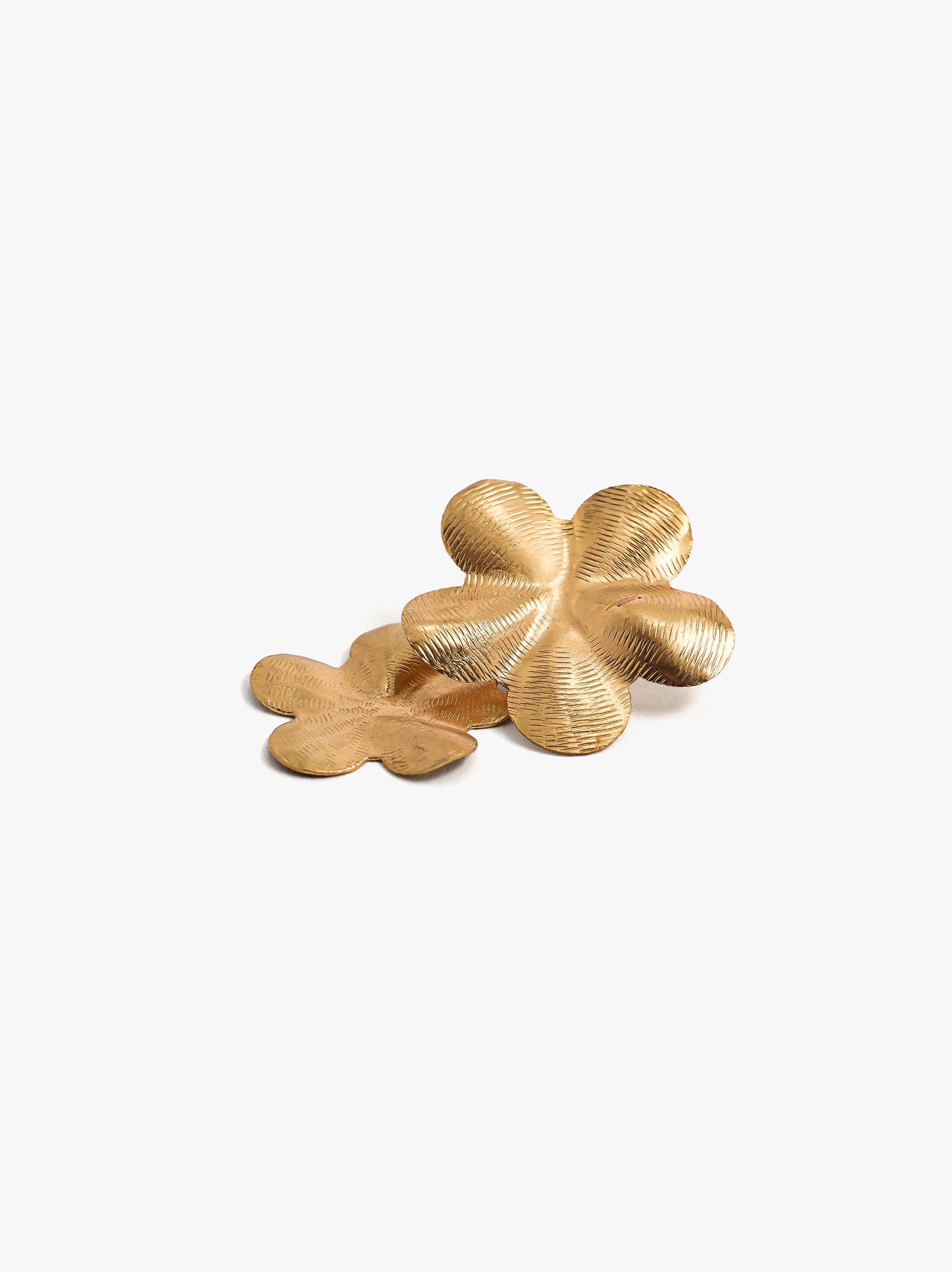 Pendientes con flores dobles image number 1.0