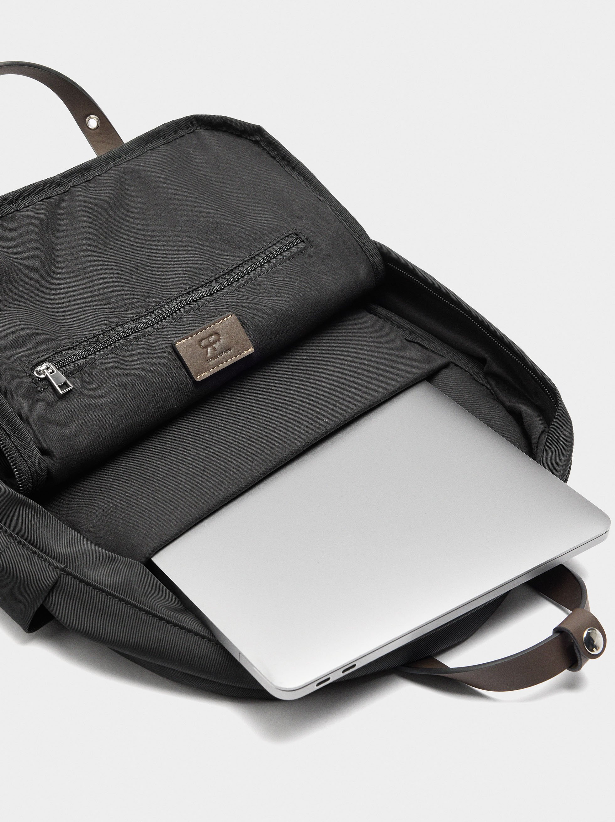 Backpack for laptop 13" with nylon  image number 4.0