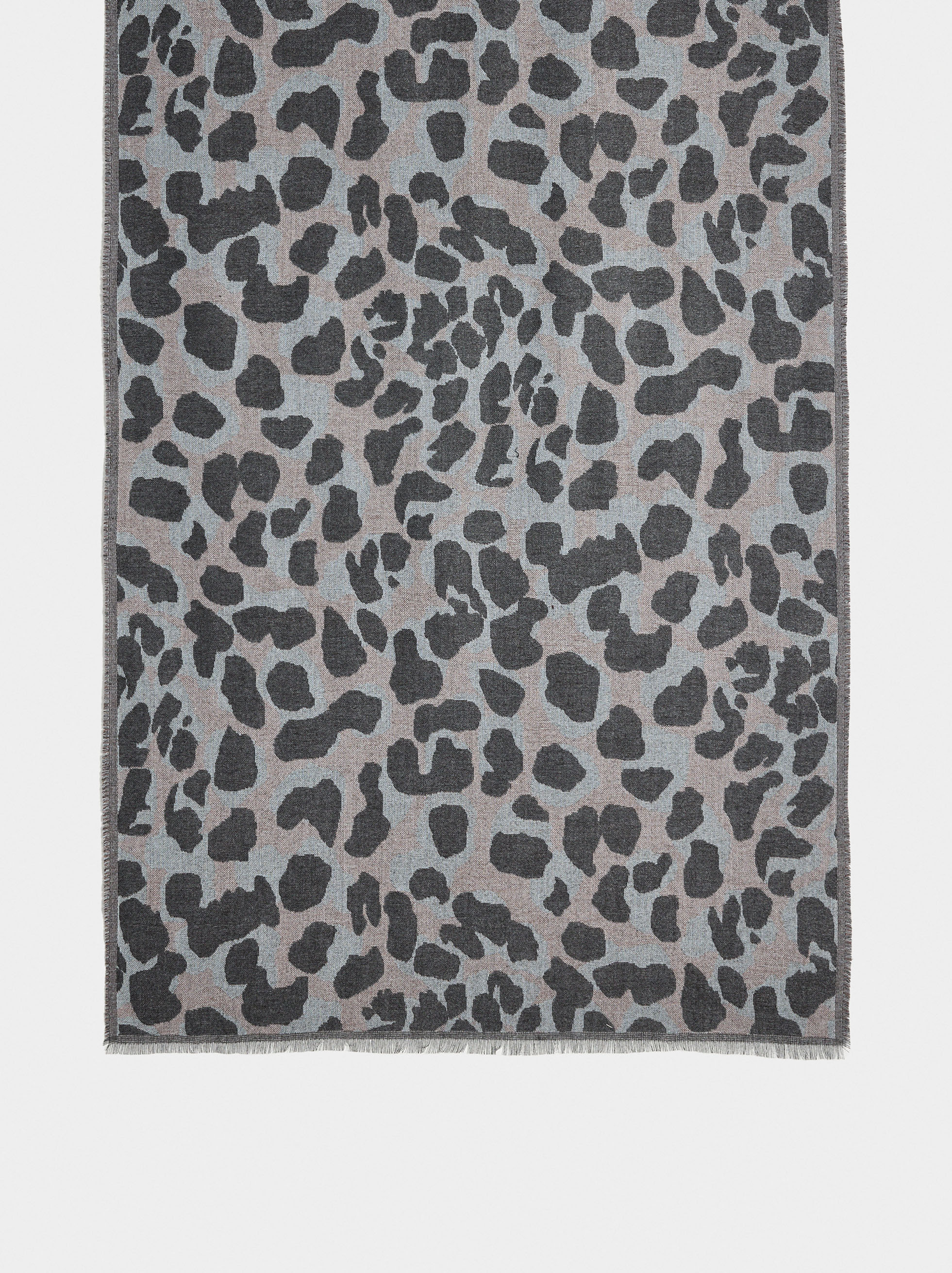 Len&ccedil;o estampado animal image number 2.0