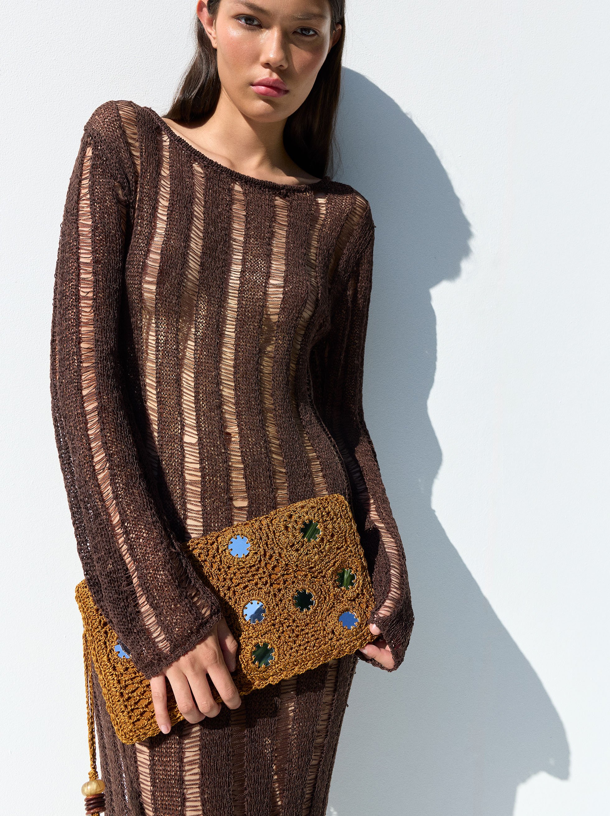 Mesh handbag with mirror effect
