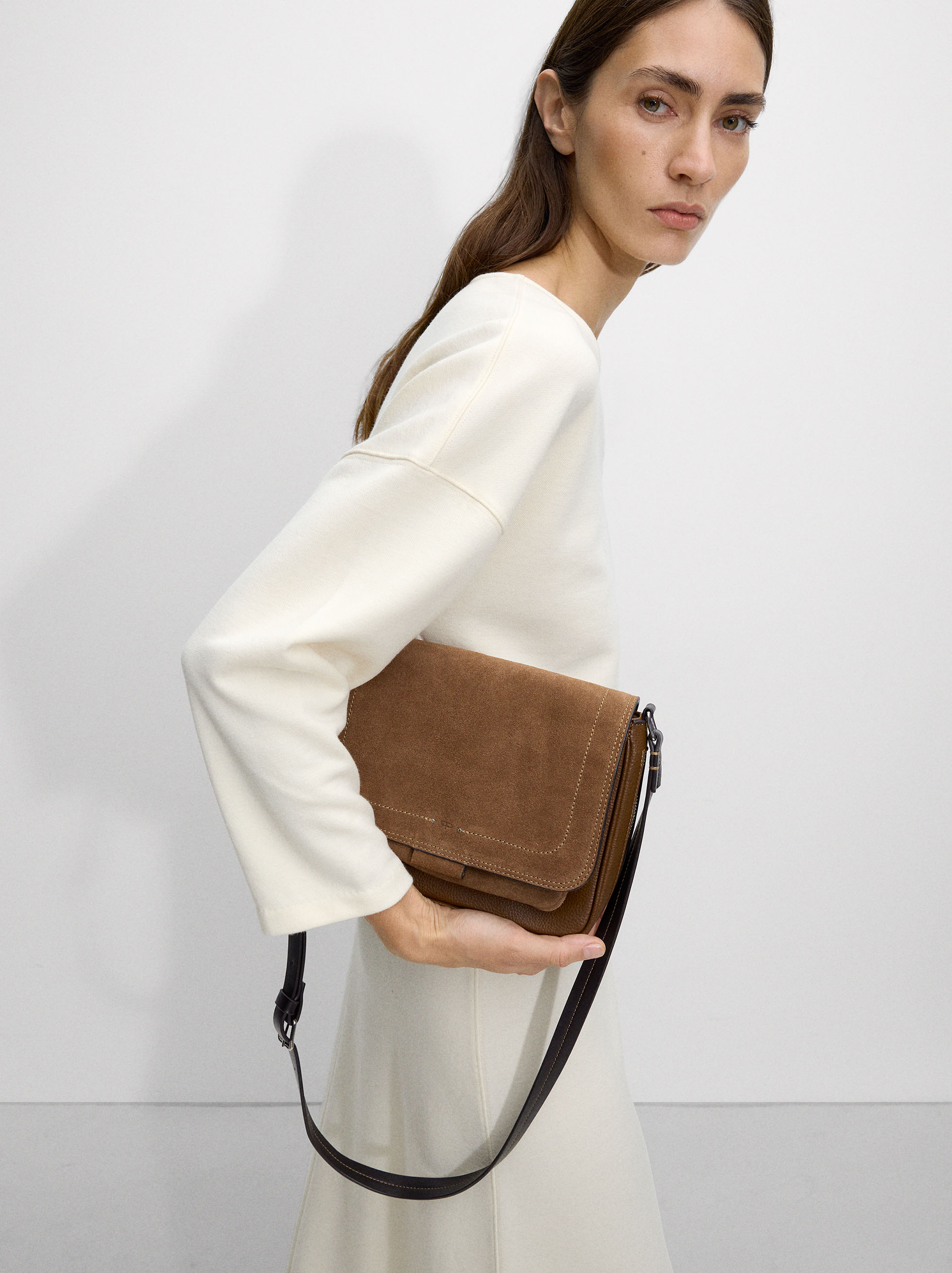 Borsa a tracolla con pelle image number 0.0