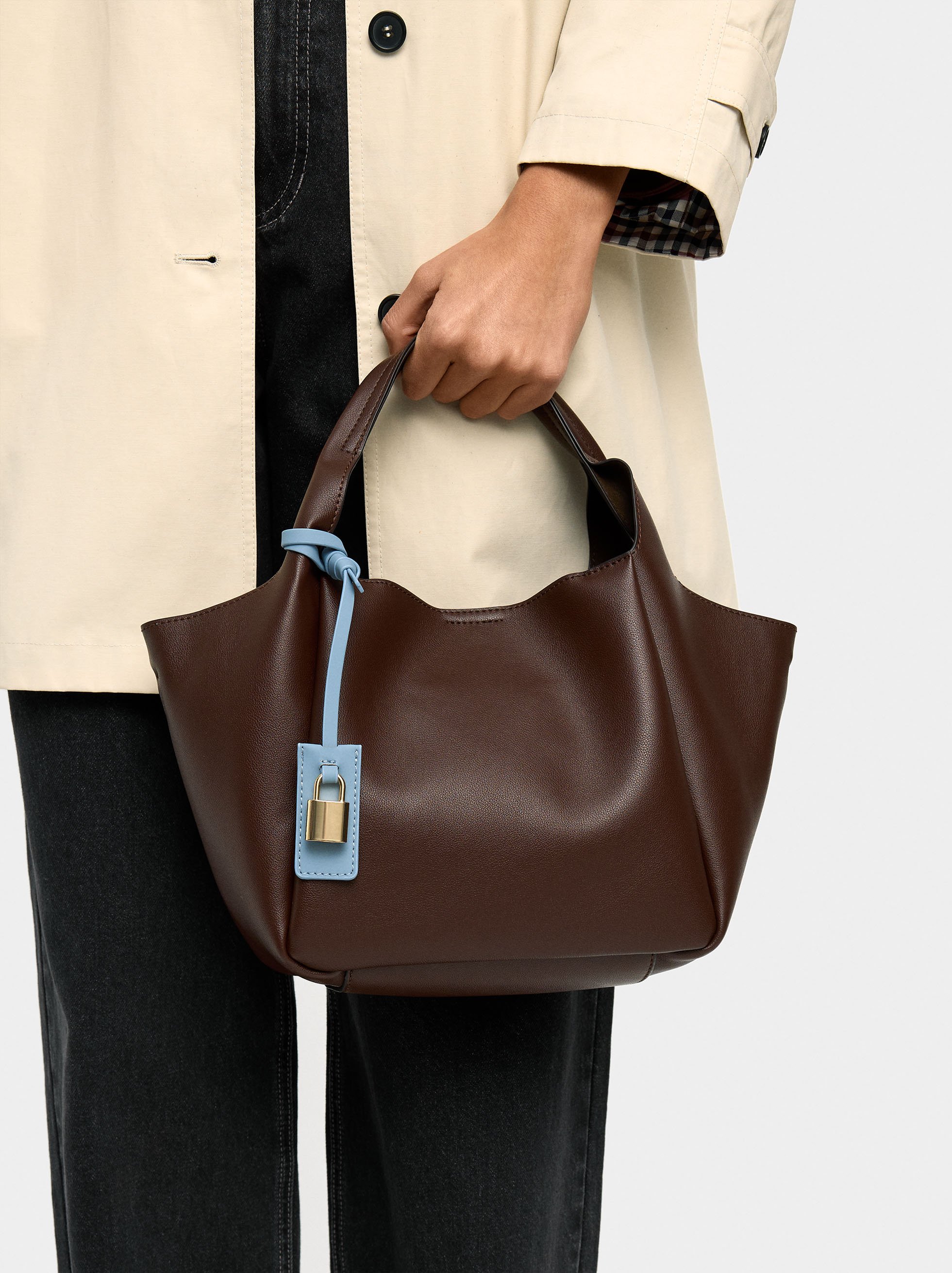 Tote bag with pendant image number 1.0