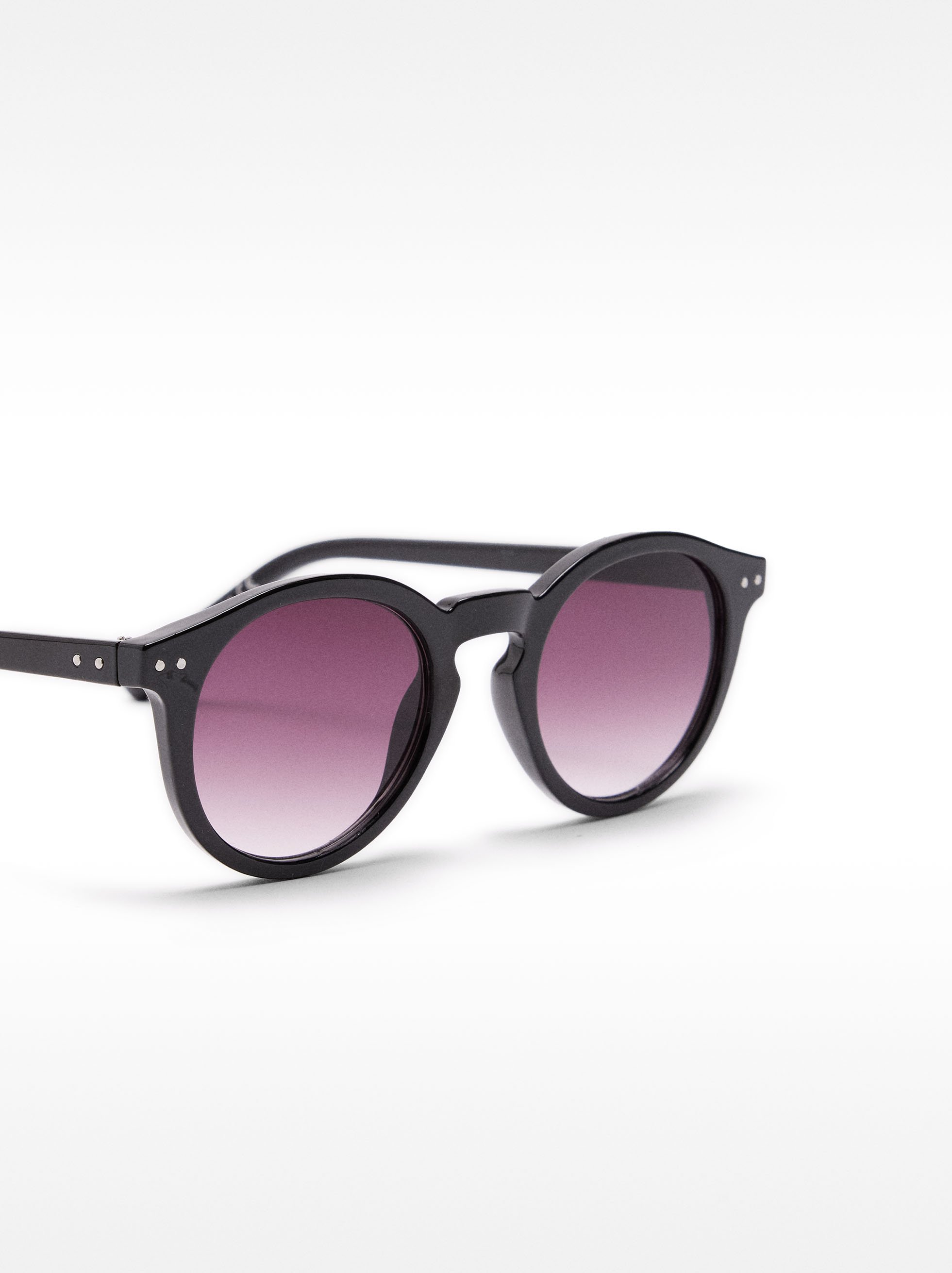 Round sunglasses  image number 2.0