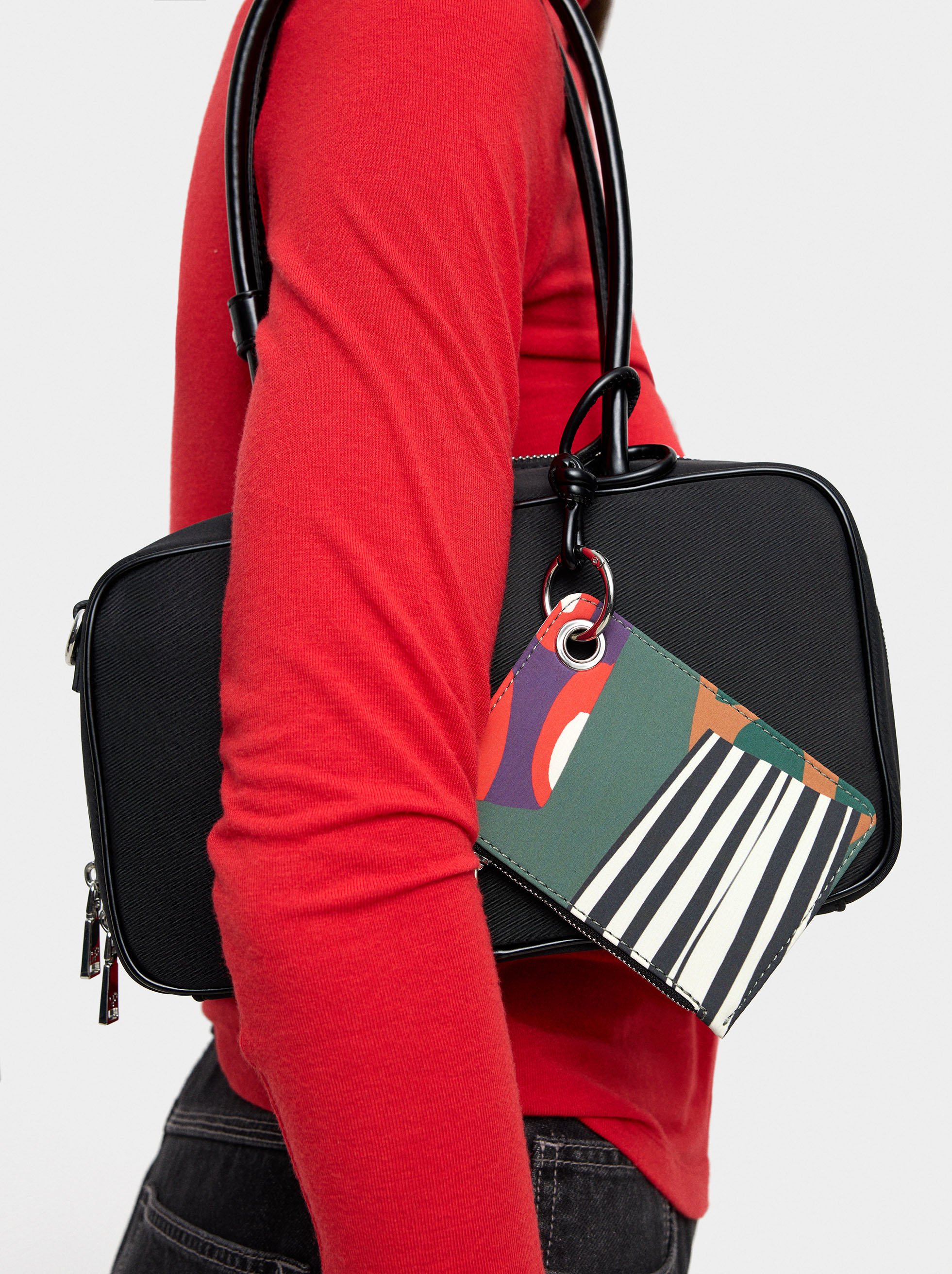 Nylon bowling bag with pendant image number 1.0