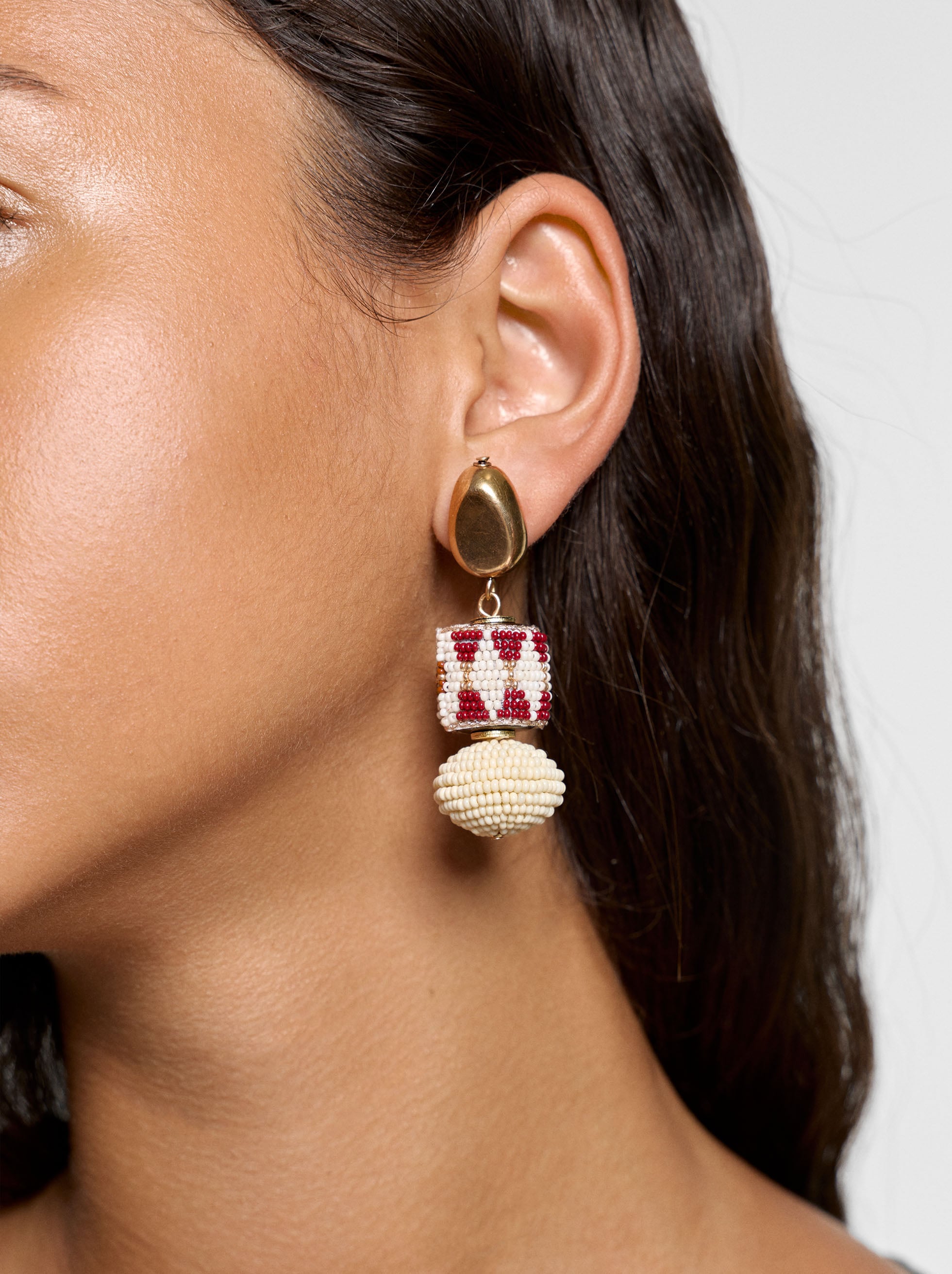 Long earrings with glass beads image number 1.0