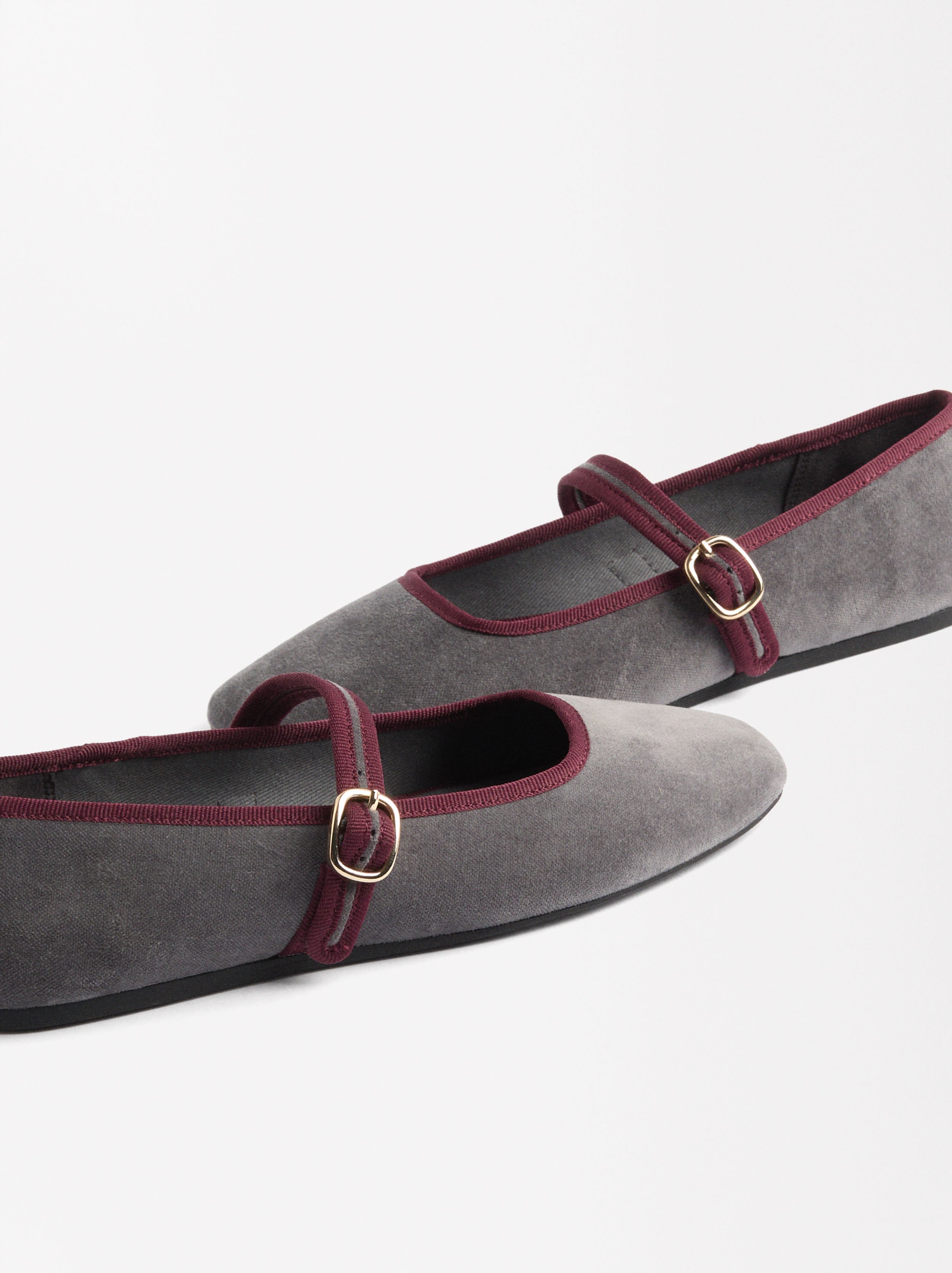 Velvet ballerinas image number 4.0