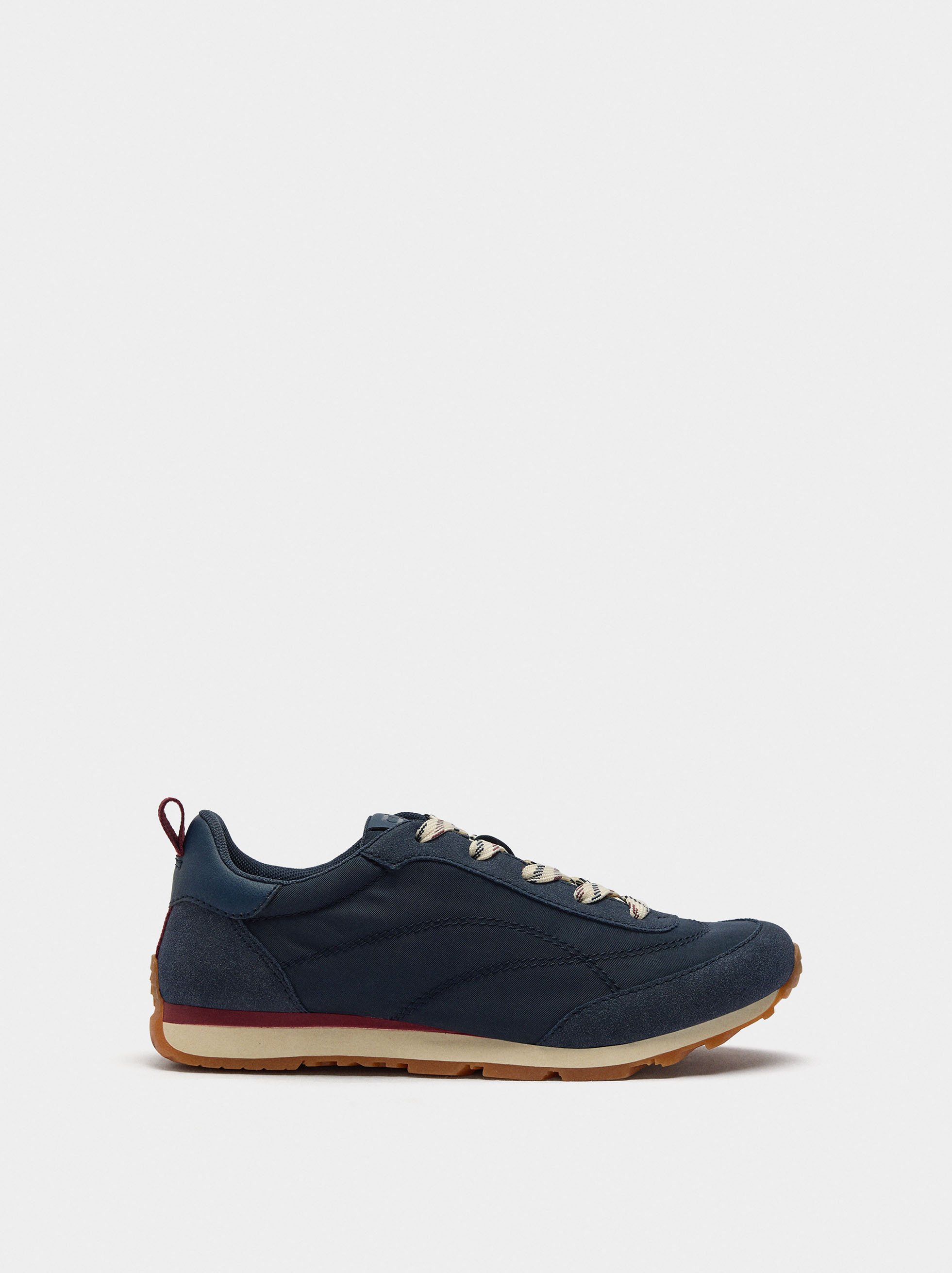 Contrast sneakers image number 2.0