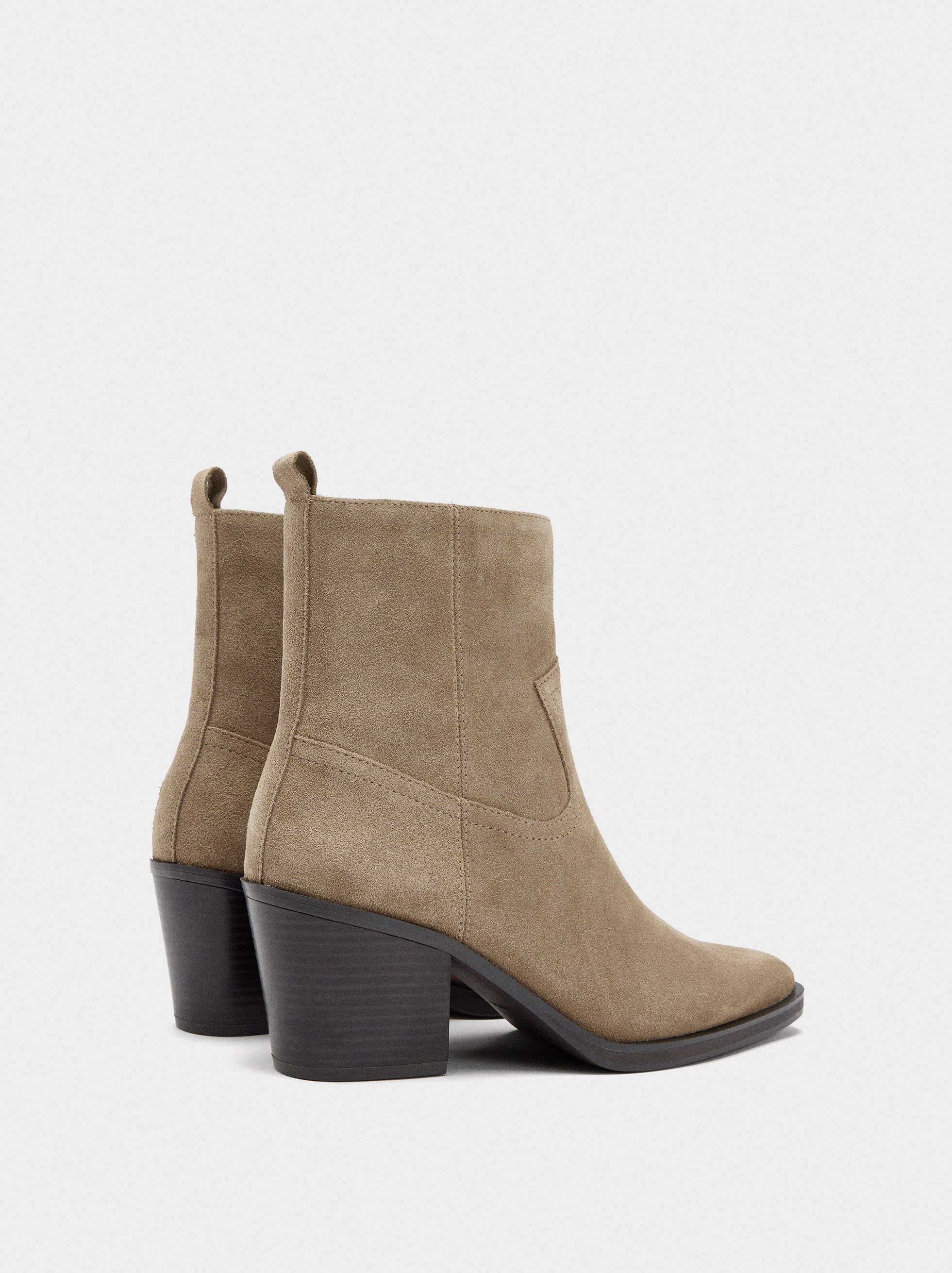 Leather ankle boots with wide heel image number 4.0
