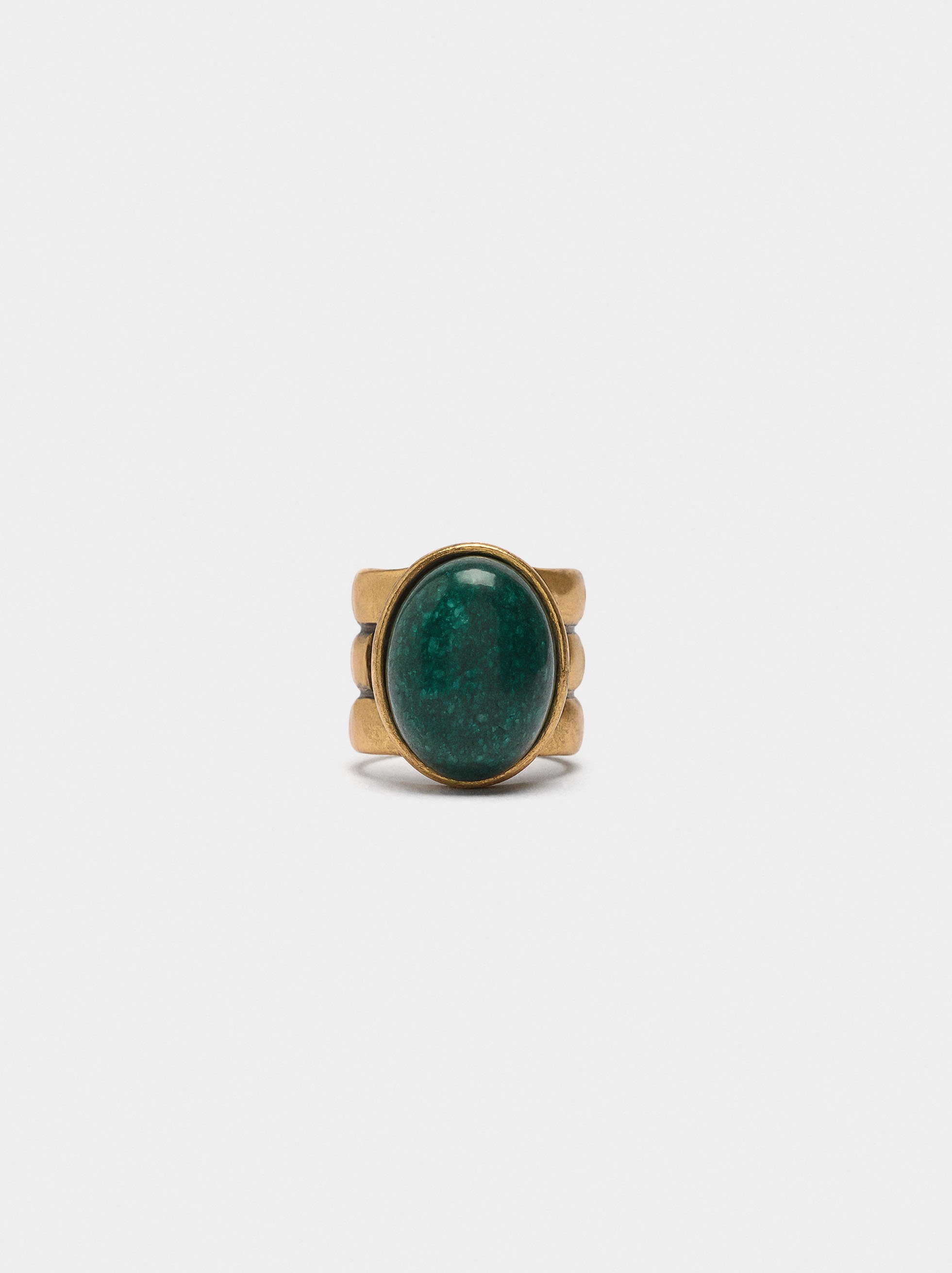 Oval ring with stone image number 0.0