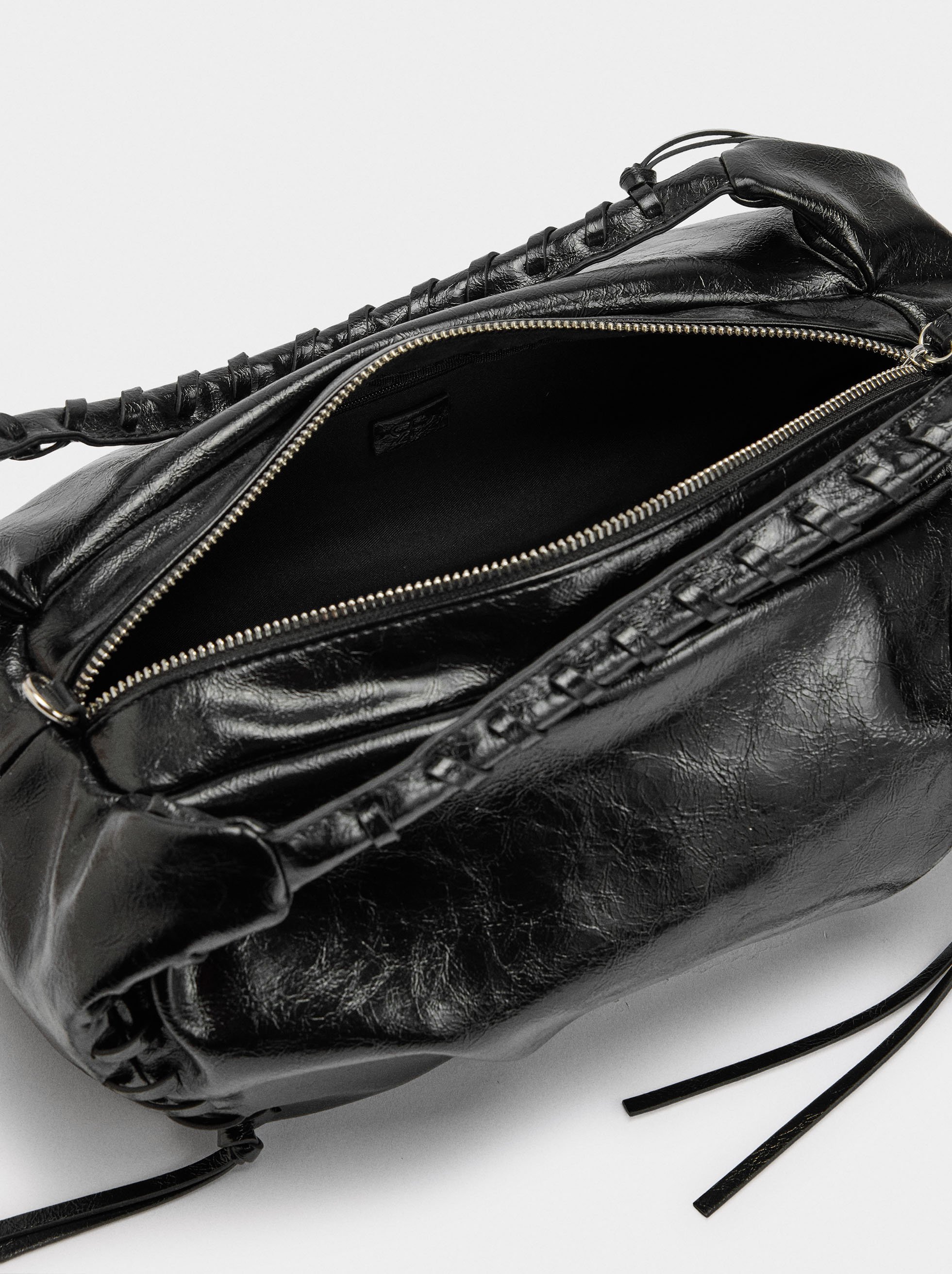 Lackierte Handtasche image number 3.0