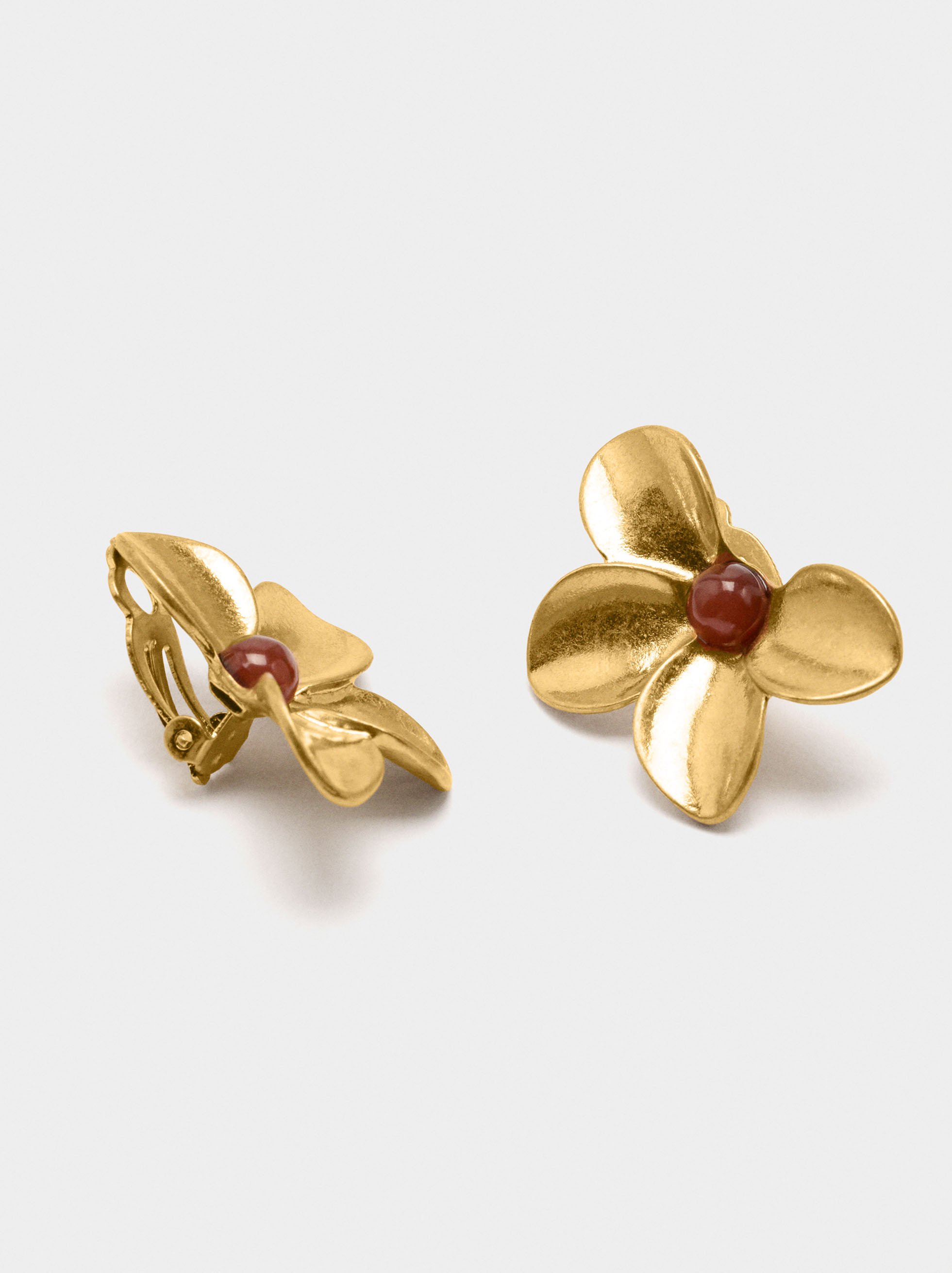 Half-flower earrings with resin image number 1.0