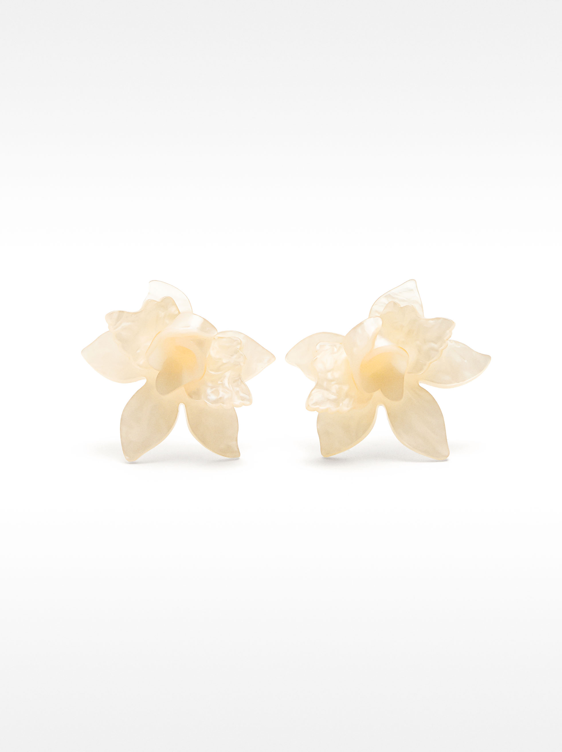 Maxi flower hoop earrings, White, hi-res