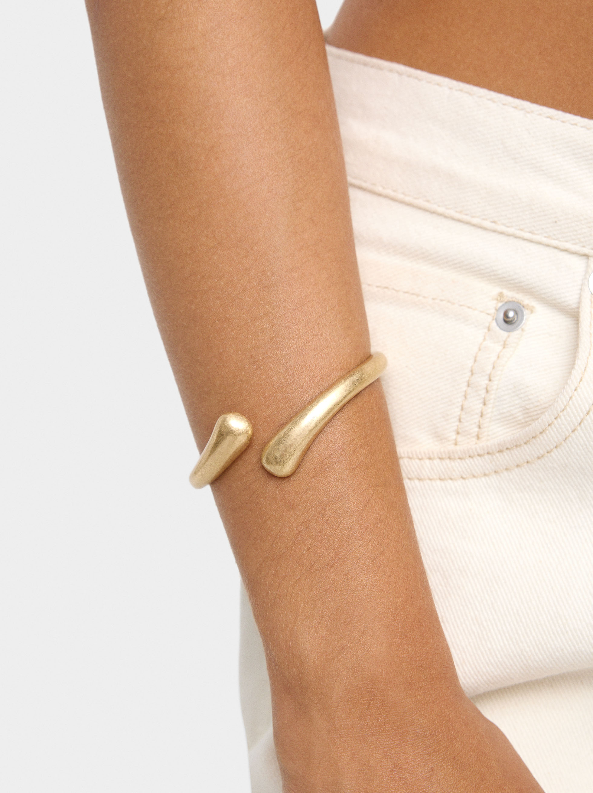 Open crossed bracelet image number 1.0