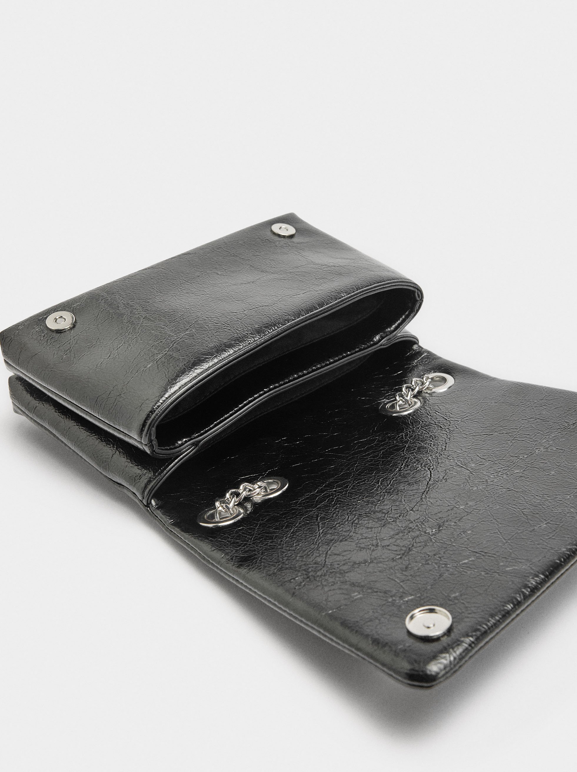 Double shoulder bag with studs image number 4.0