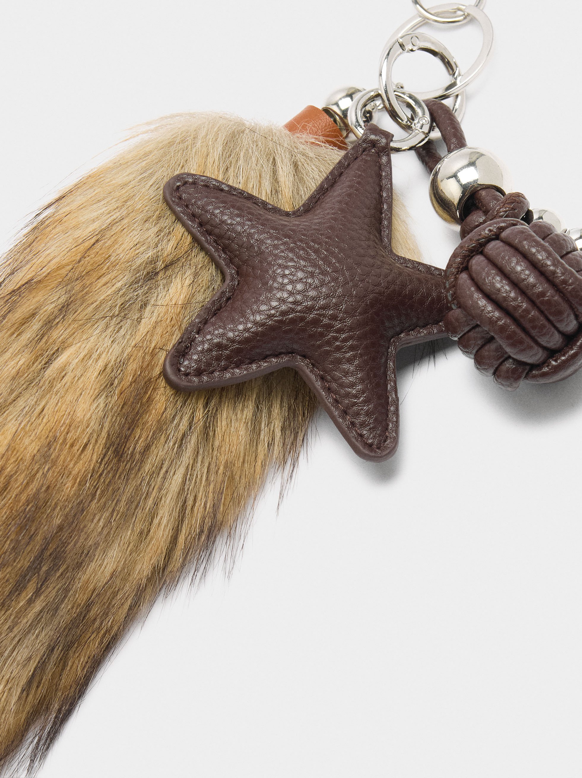 Keychain charm fur effect star image number 1.0